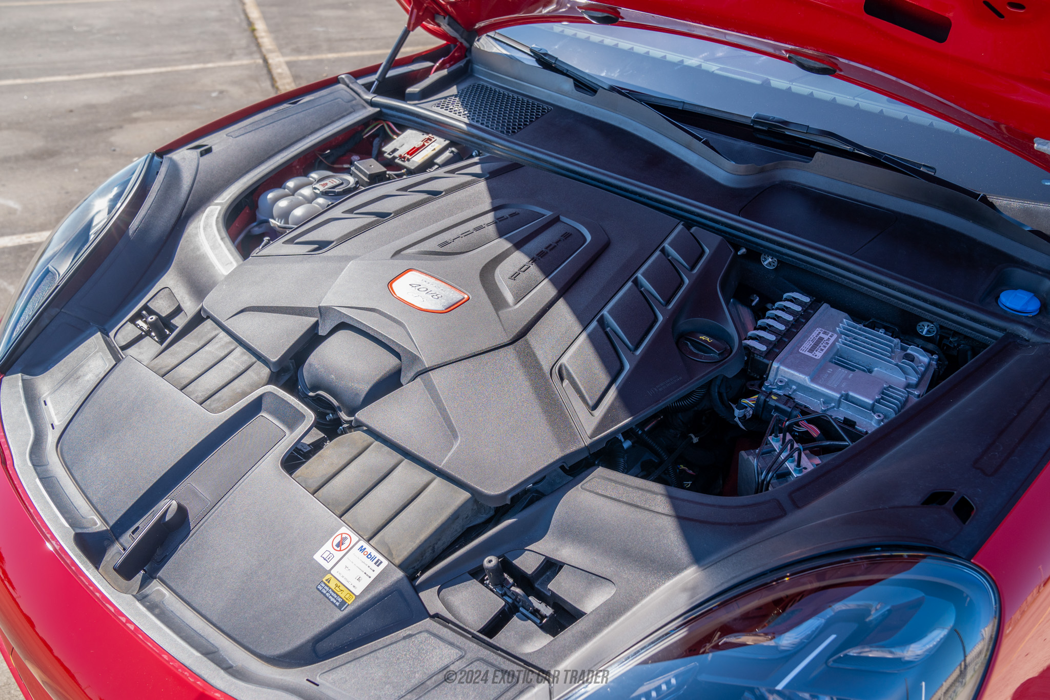 2023 Porsche Cayenne - Engine Photo