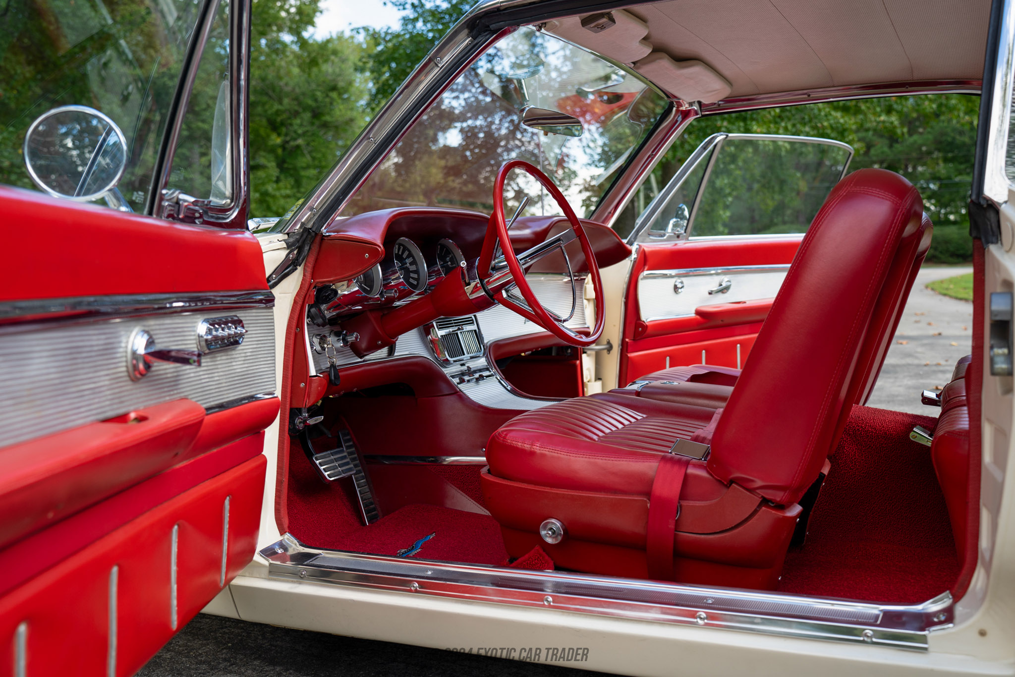 1962 Ford Thunderbird - Interior Photo