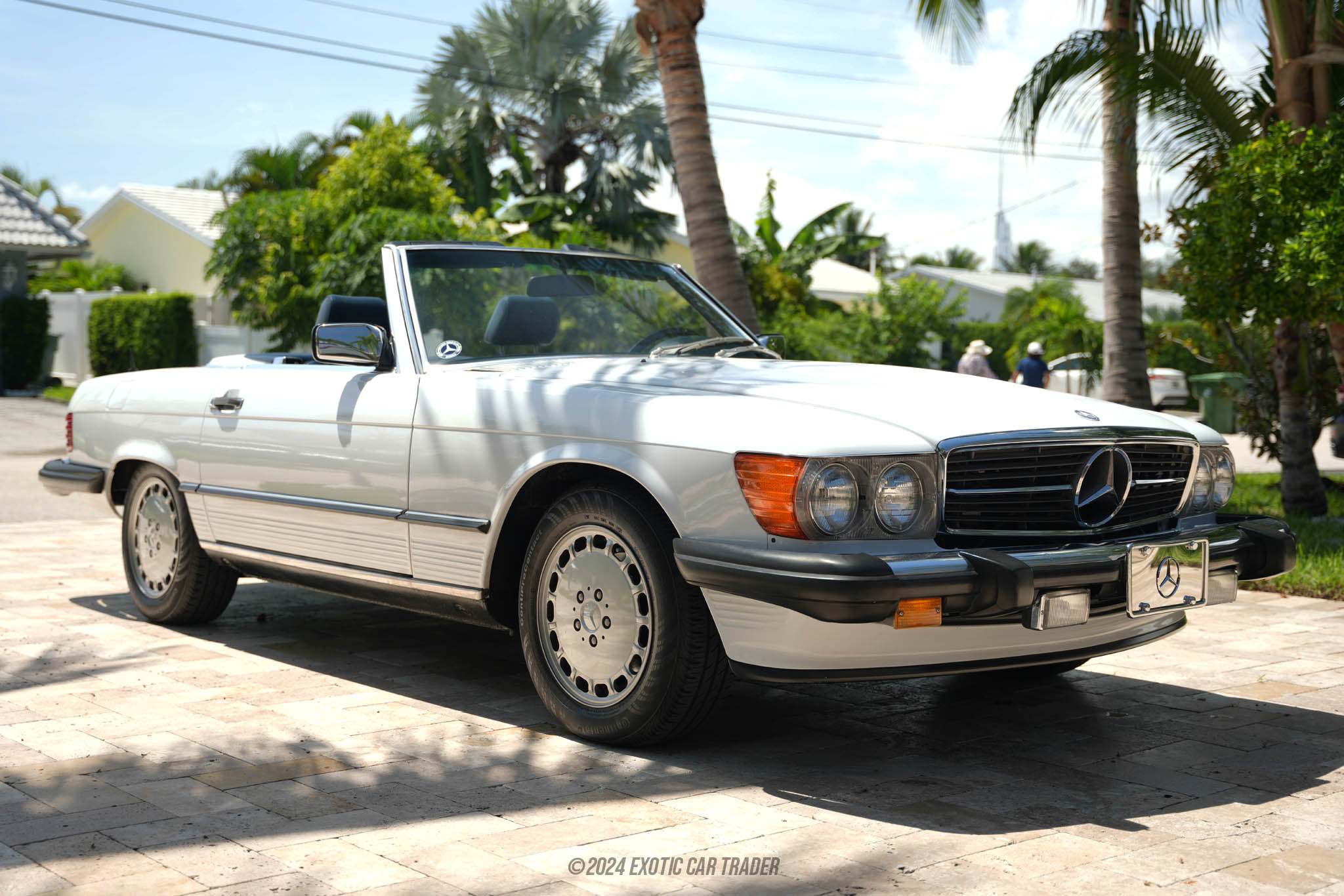 1988 Mercedes-Benz 560SL - Overview Photo