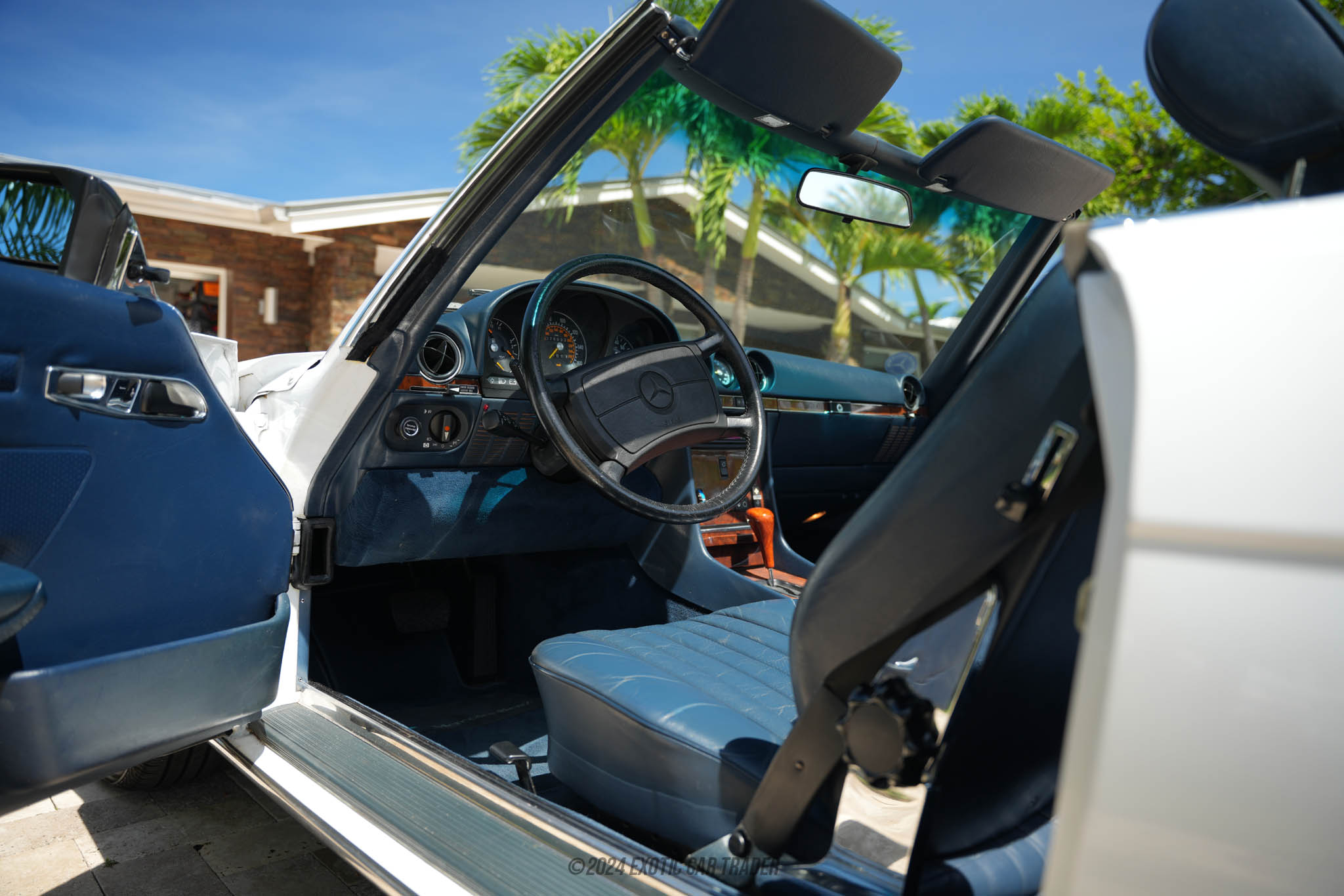 1988 Mercedes-Benz 560SL - Interior Photo