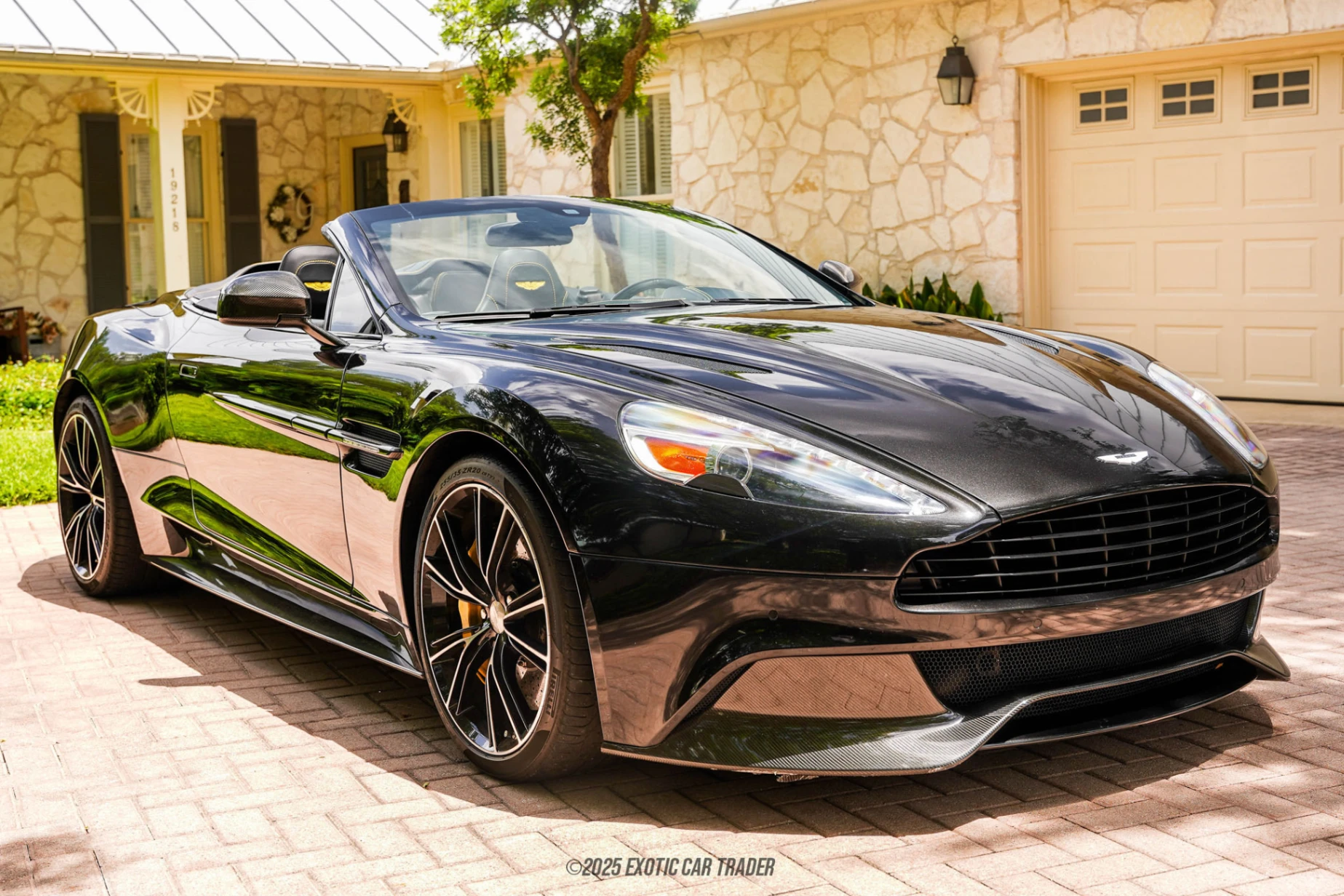 2015 Aston Martin Vanquish - Overview Photo