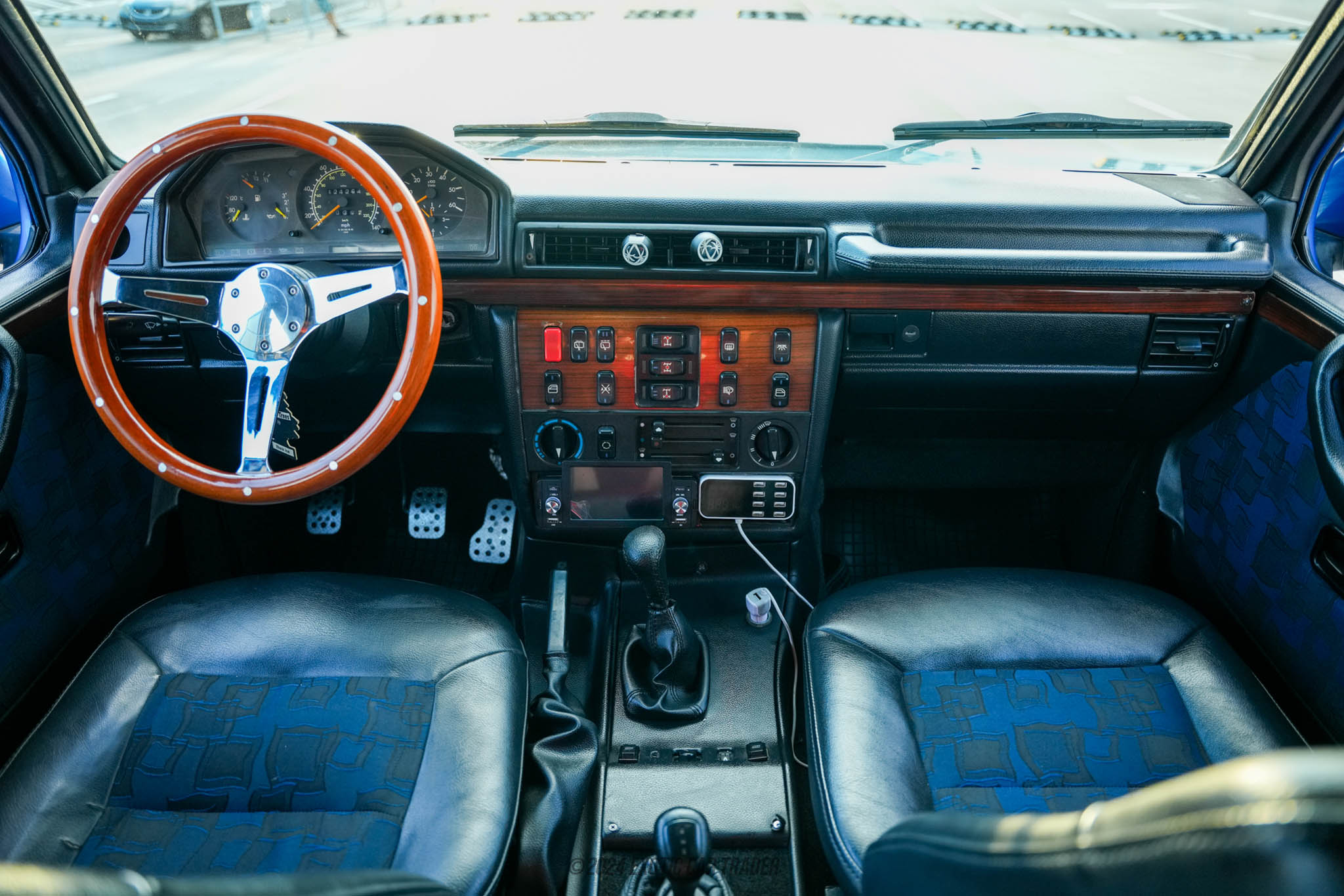 1991 Mercedes-Benz 300GE - Interior Photo