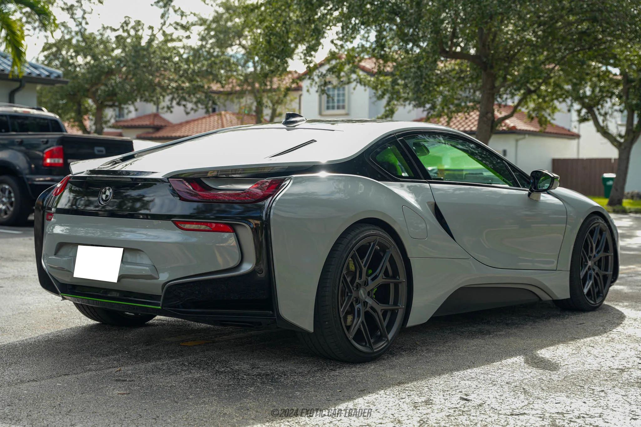 2015 BMW i8 - Engine Photo