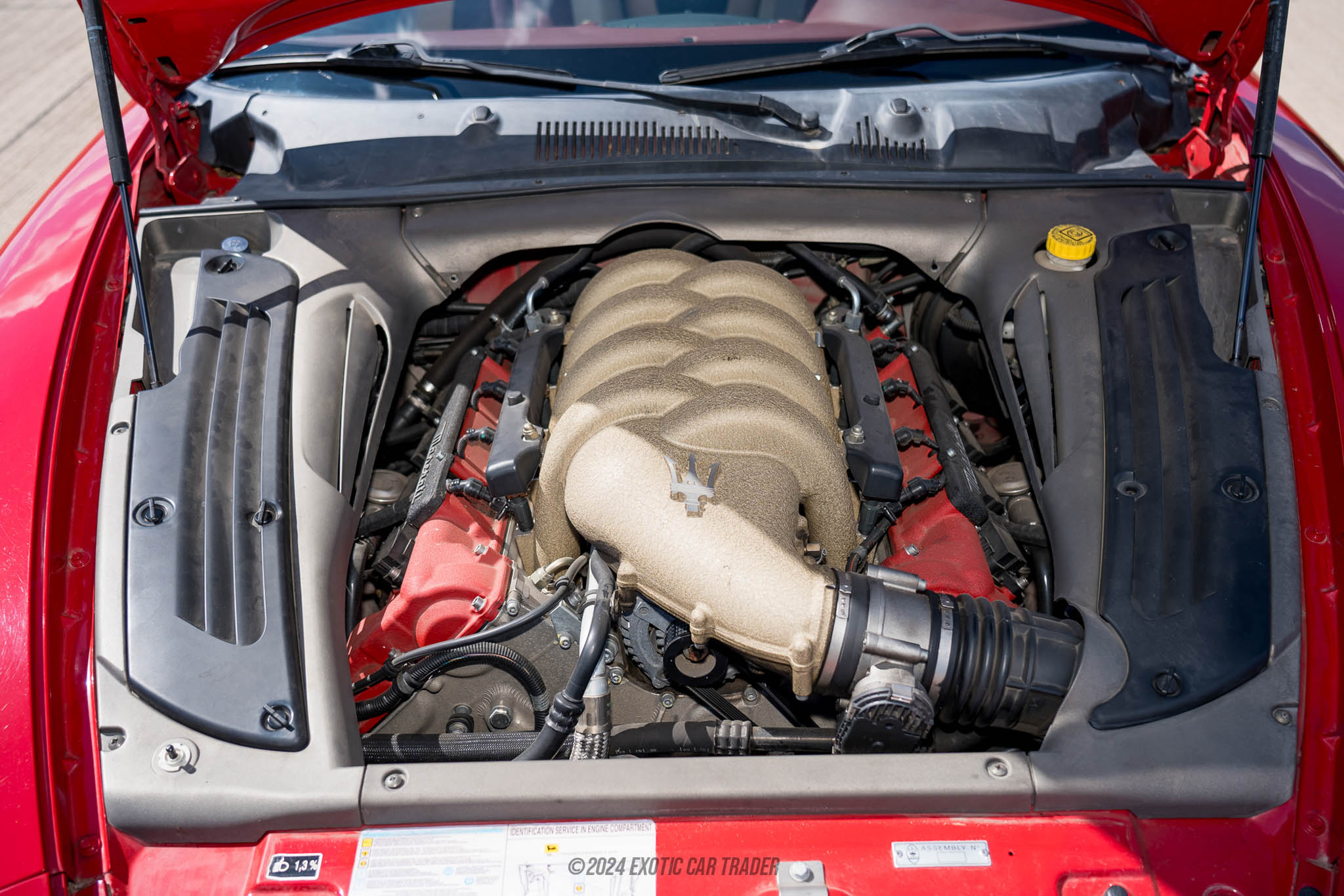 2005 Maserati Spyder - Engine Photo