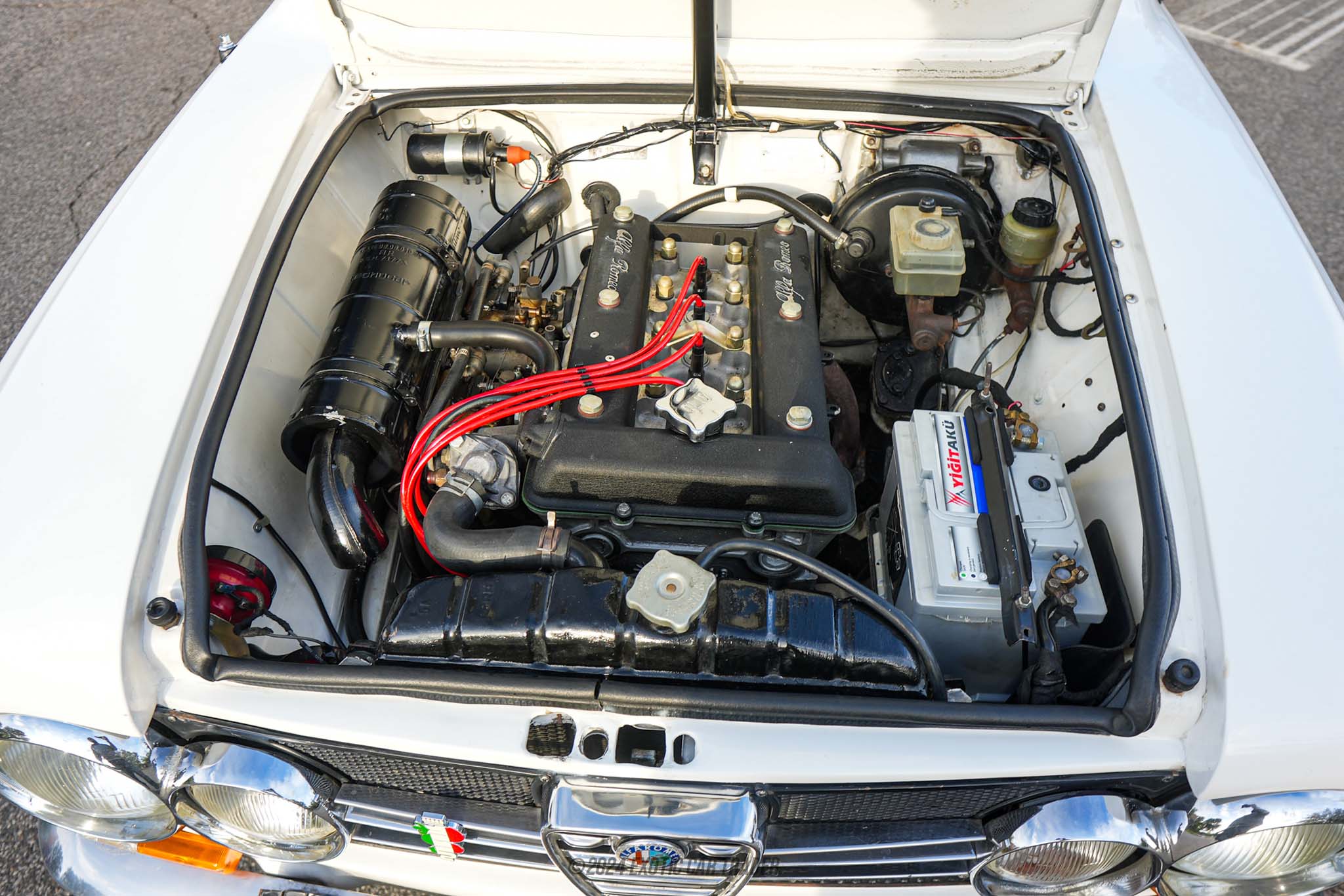 1971 Alfa Romeo Giulia - Engine Photo