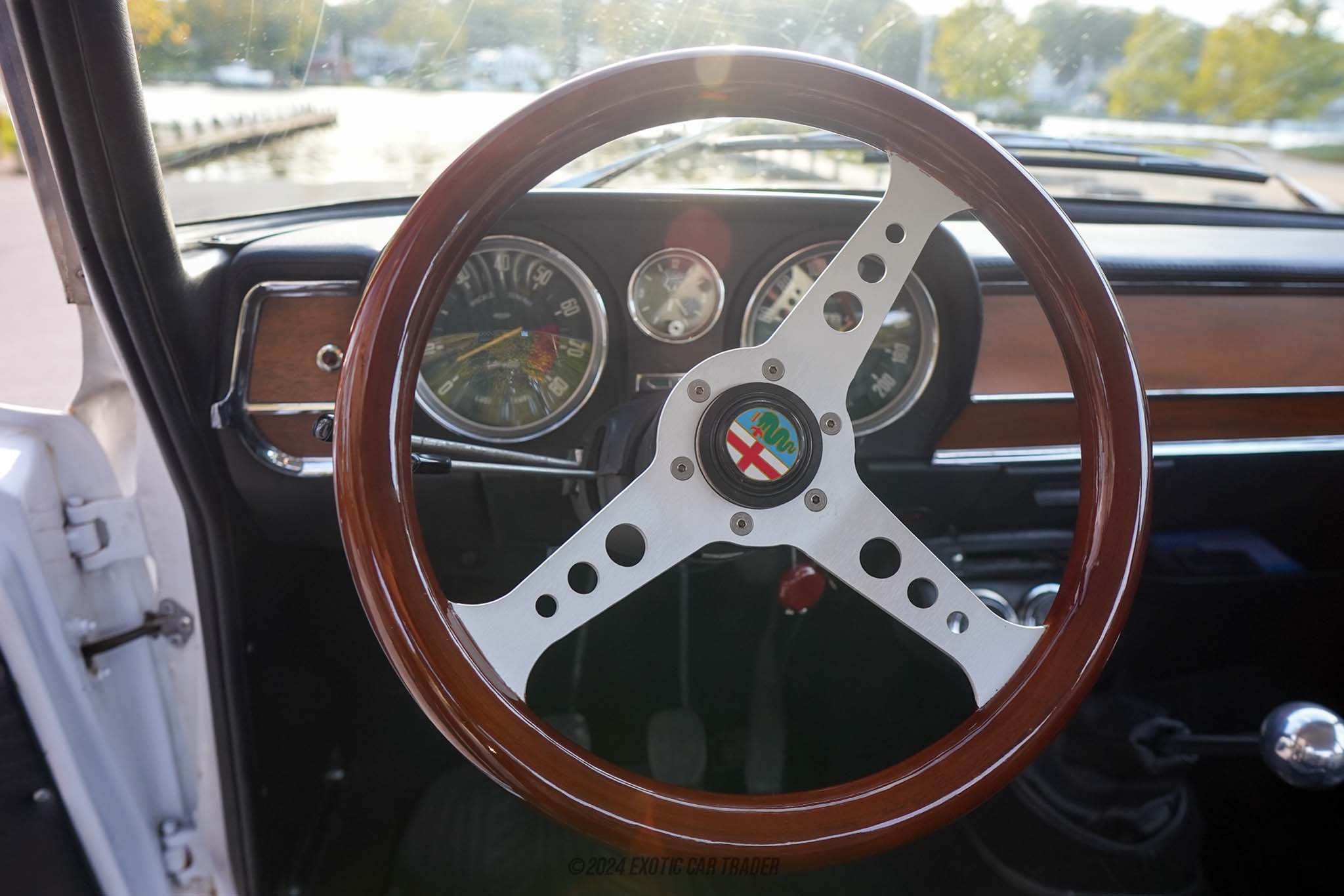 1971 Alfa Romeo Giulia - Interior Photo