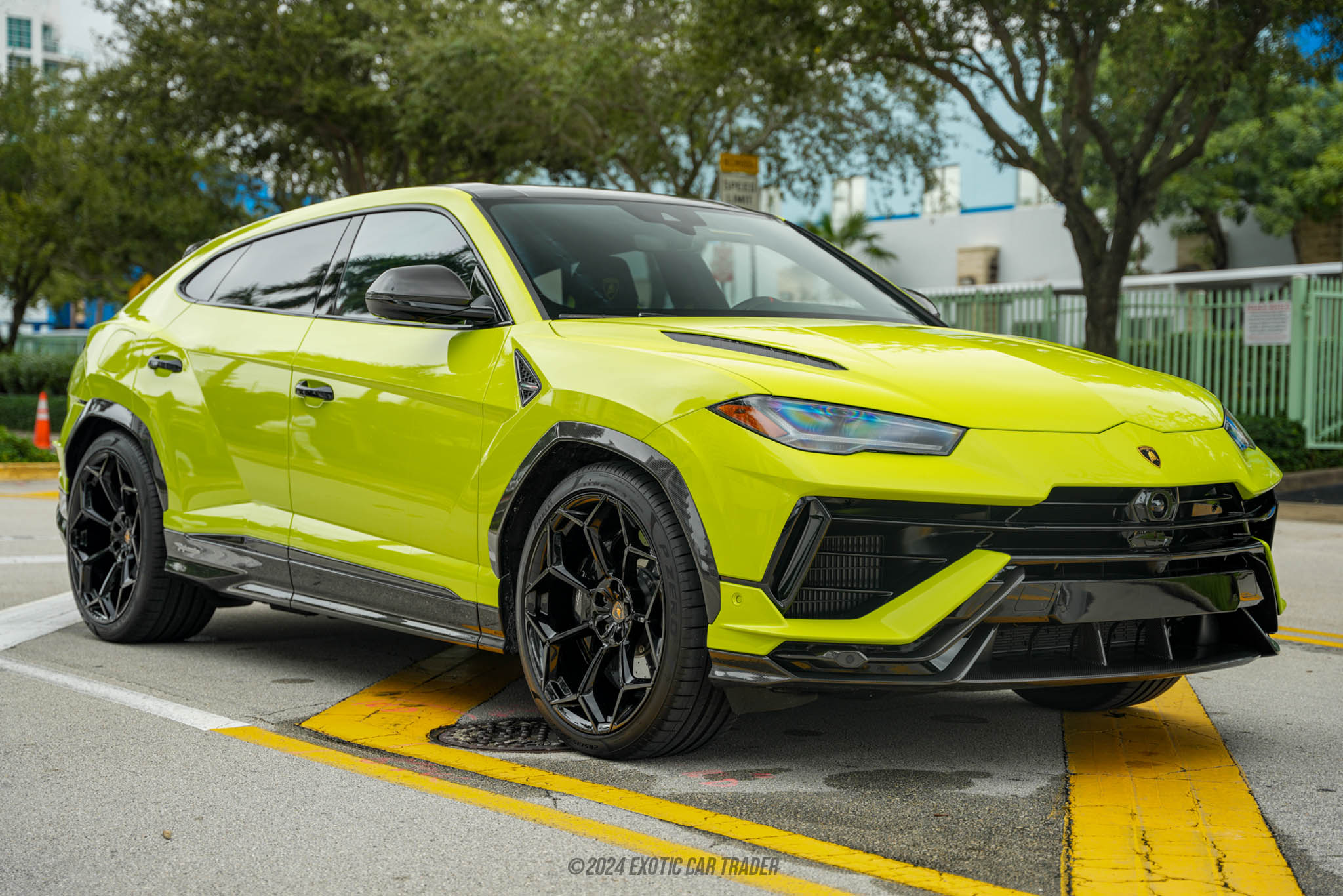 2024 Lamborghini Urus - Overview Photo