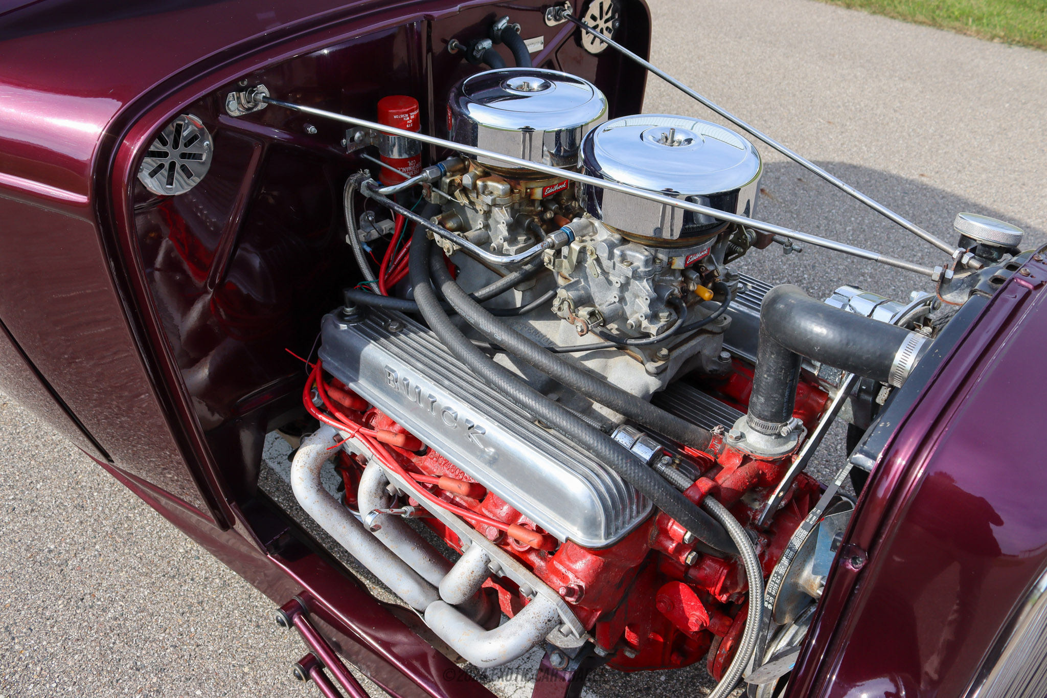 1932 Ford Deluxe  - Engine Photo