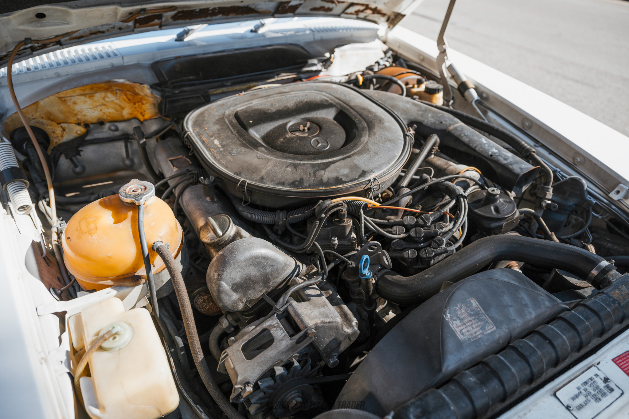 1977 Mercedes Benz 450SL - Engine Photo