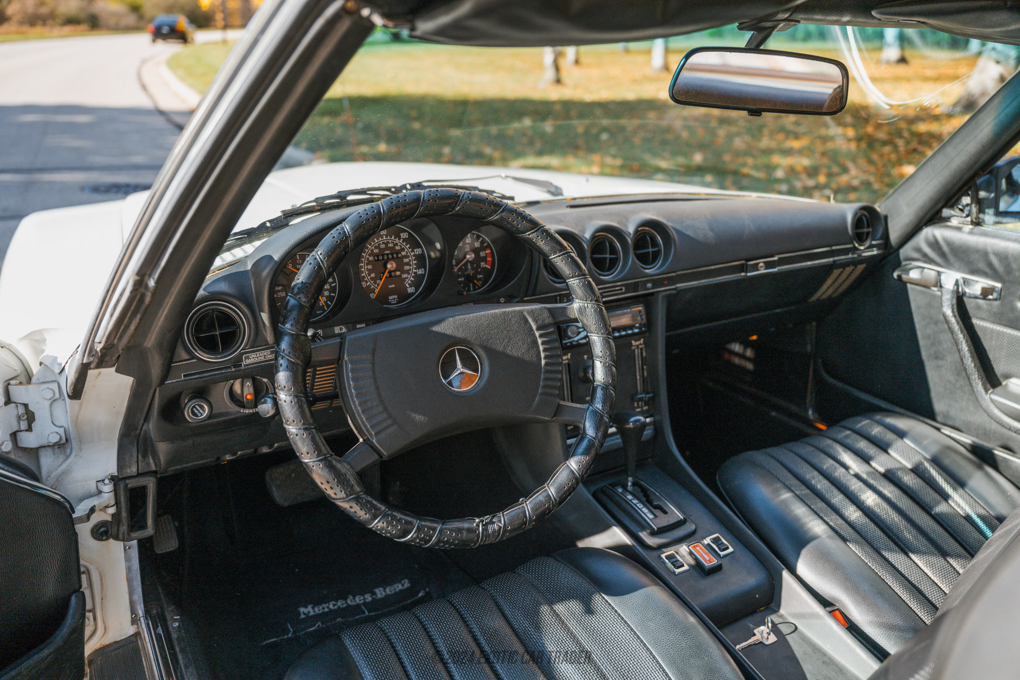 1977 Mercedes Benz 450SL - Interior Photo