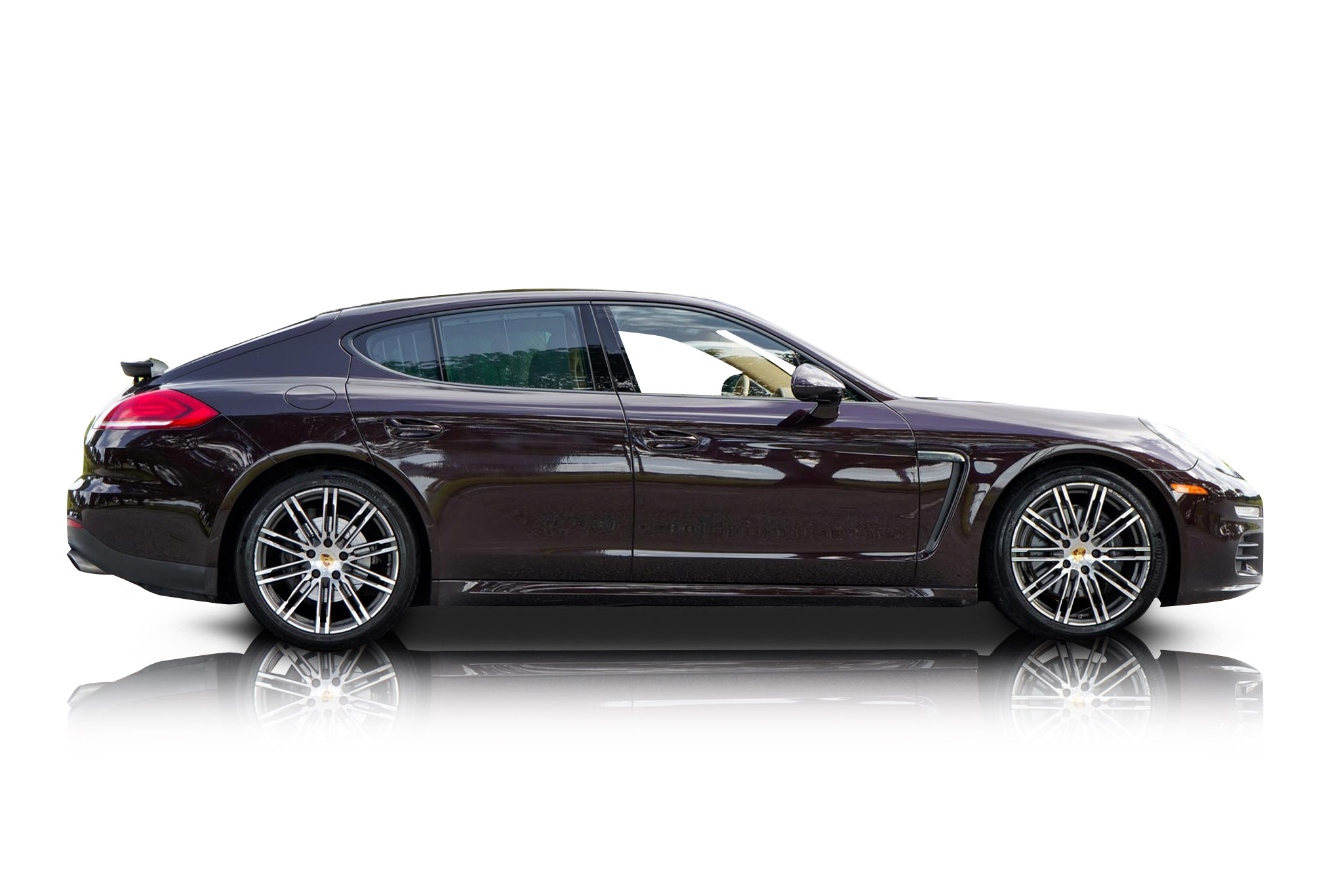 An incredible side shot photo of aPorsche Panamera that you should buy.