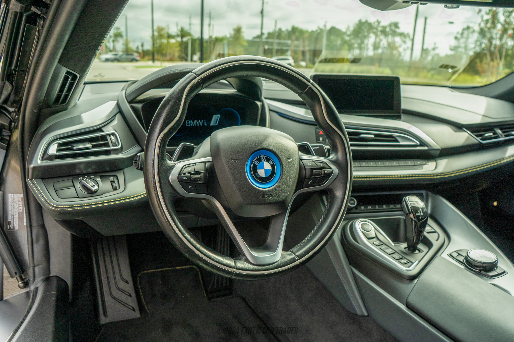 2017 BMW i8 - Engine Photo