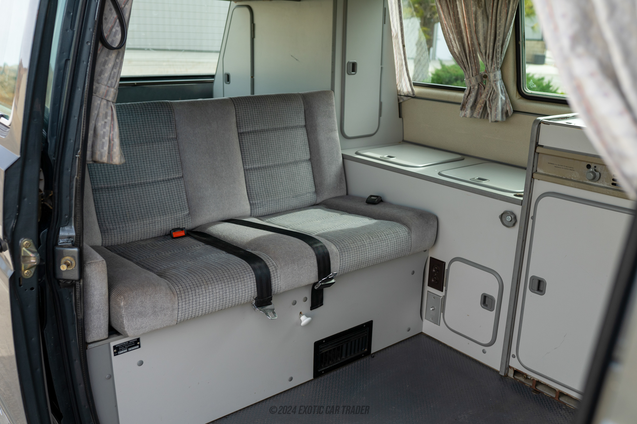 1988 Volkswagen Vanagon - Interior Photo