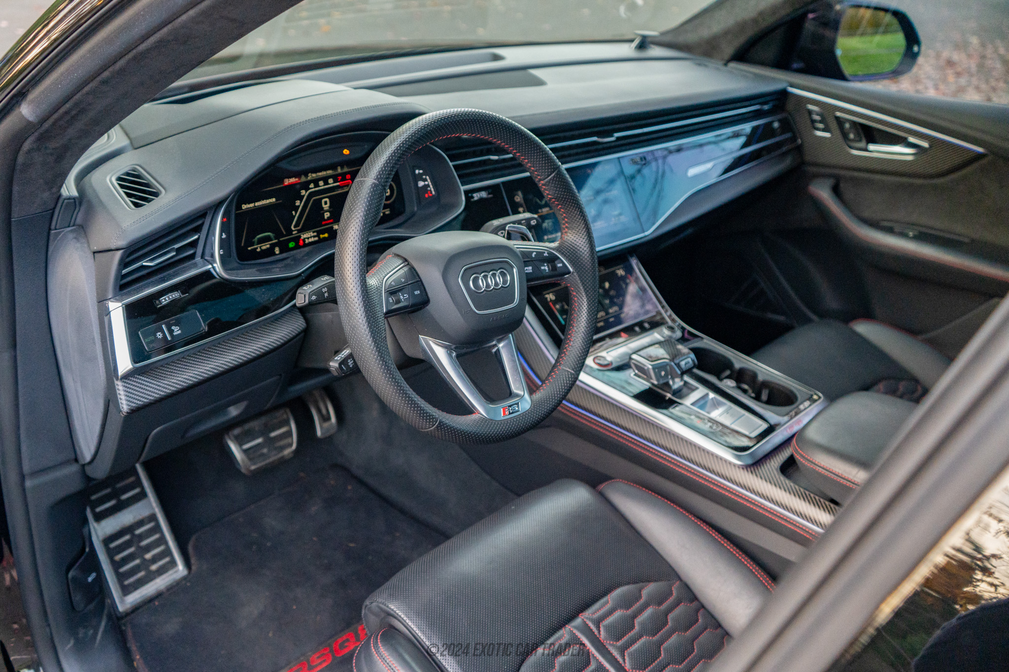 2021 Audi RS Q8 - Interior Photo