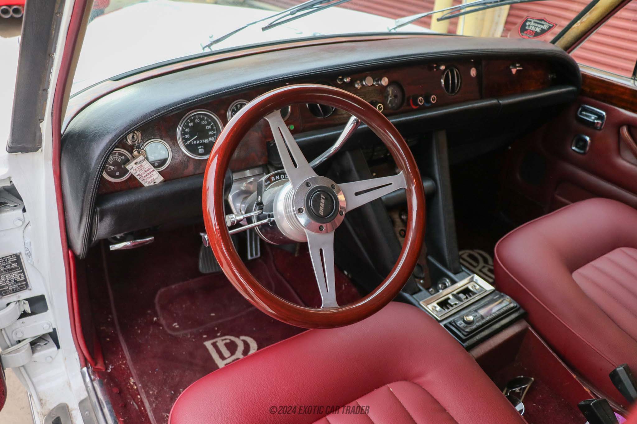 1971 Rolls-Royce Silver Shadow - Interior Photo