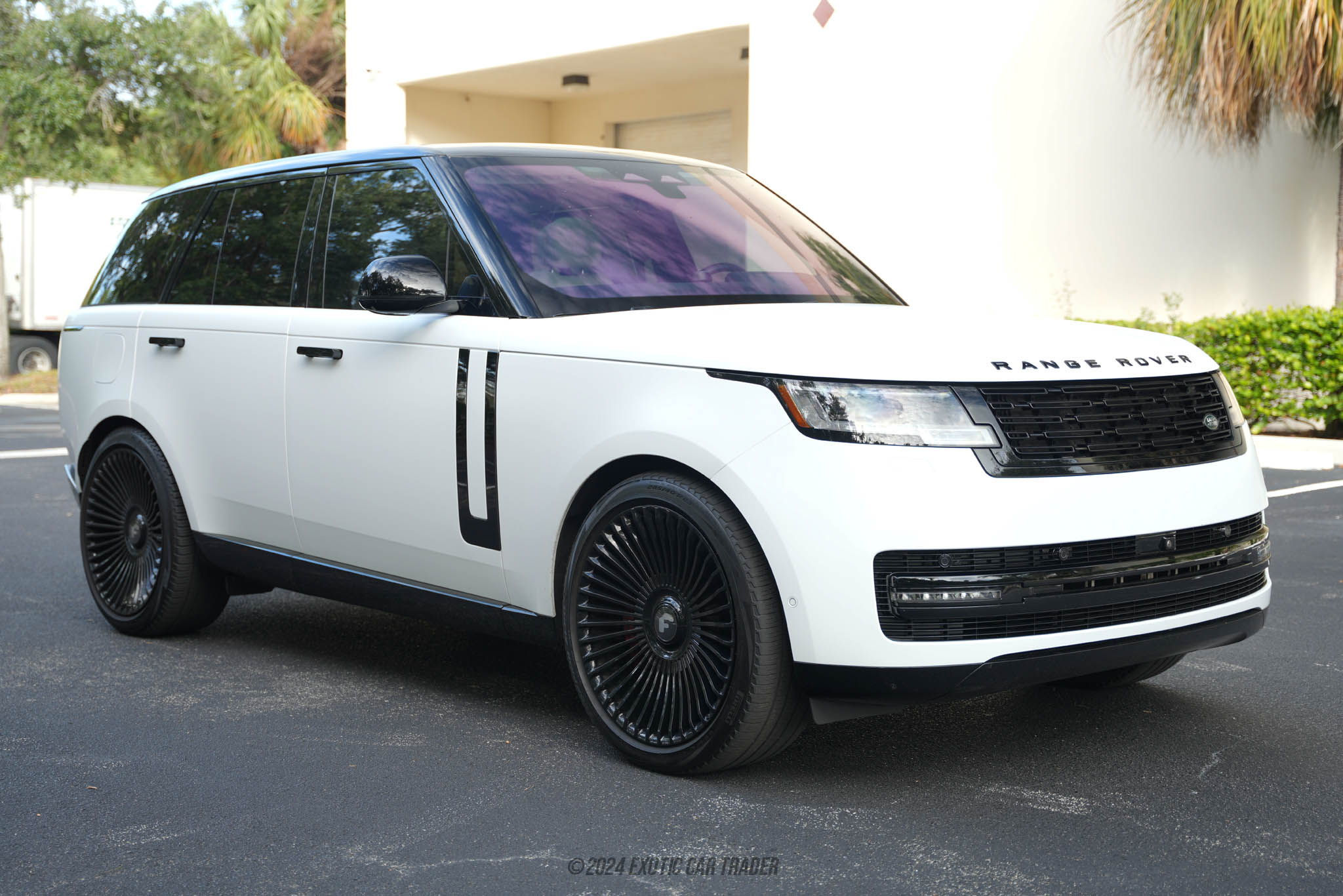 2023 Land Rover Range Rover - Overview Photo