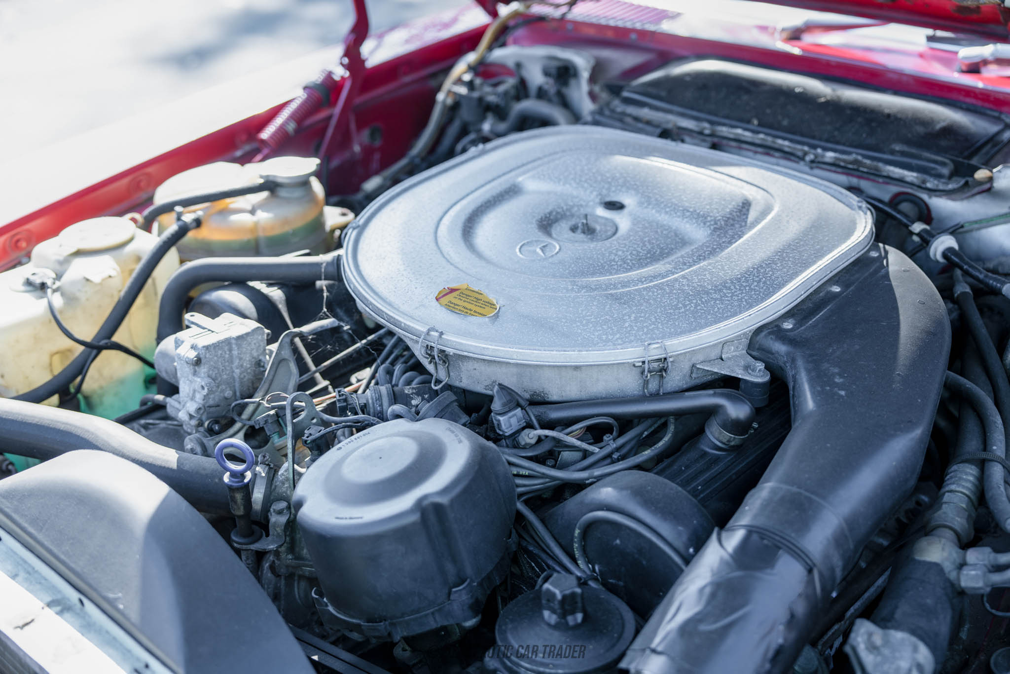 1986 Mercedes-Benz 560SL - Engine Photo