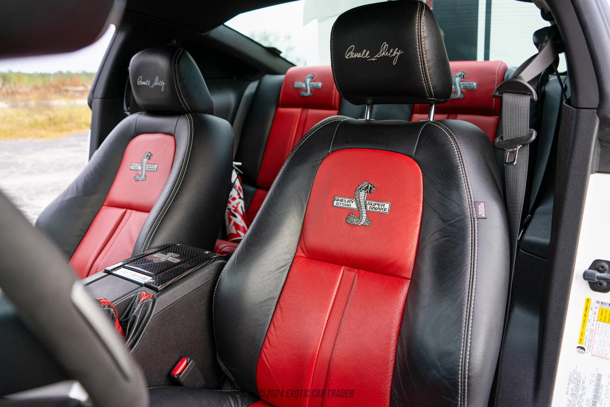 2010 Ford Mustang - Interior Photo