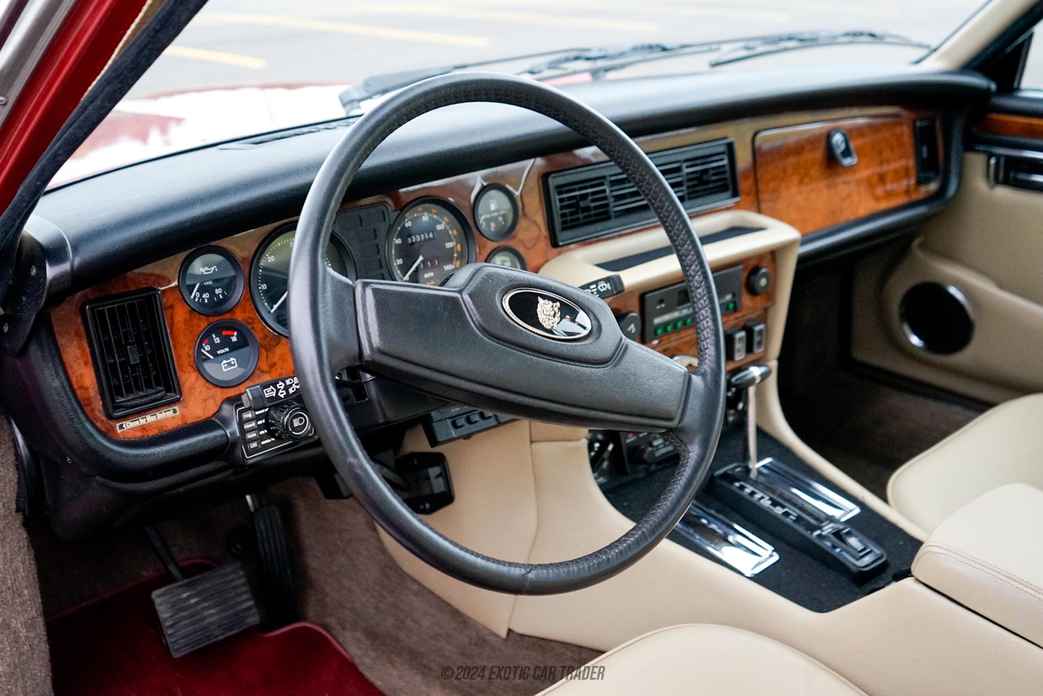 1987 Jaguar XJ6 - Interior Photo