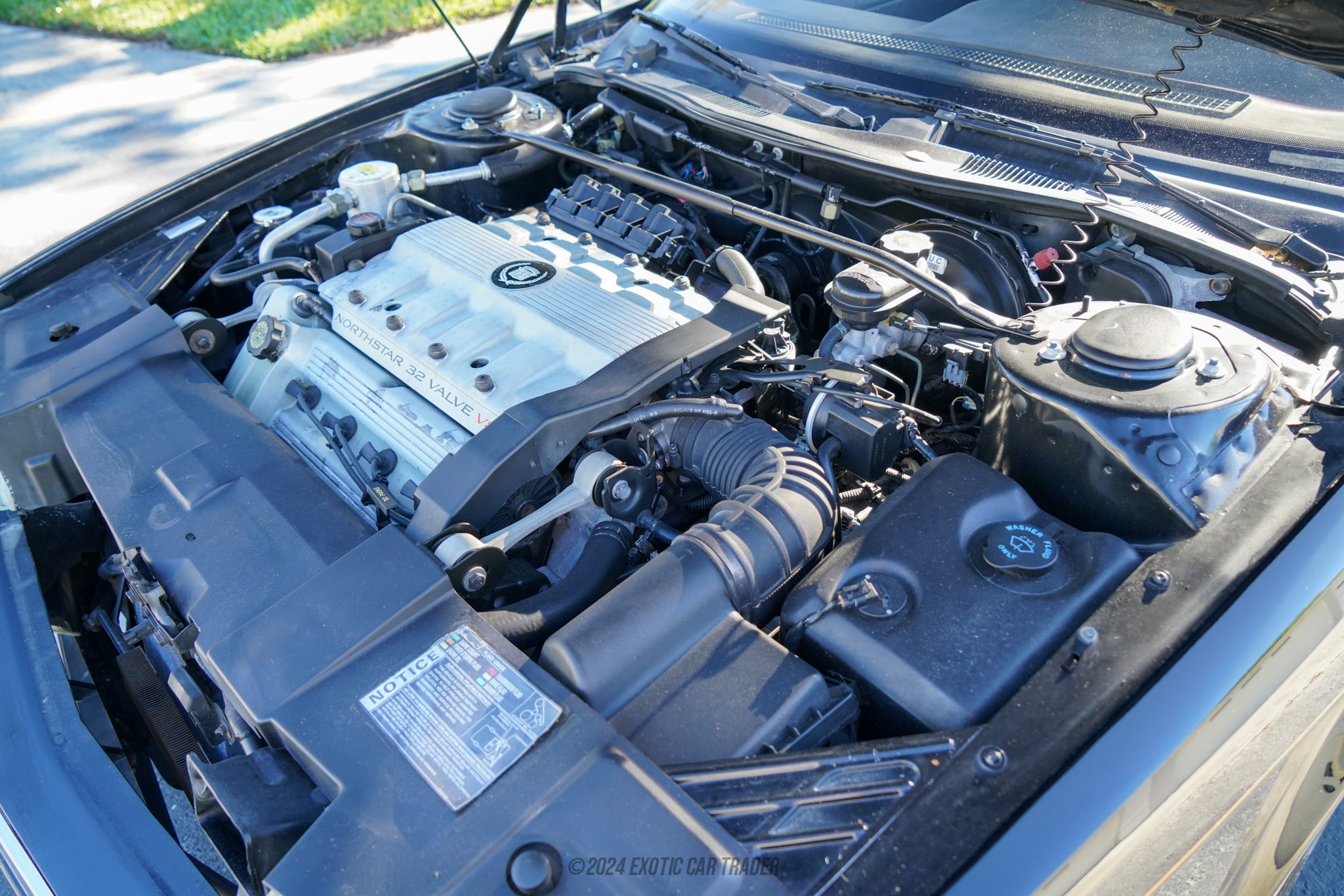 1993 Cadillac Allante - Engine Photo