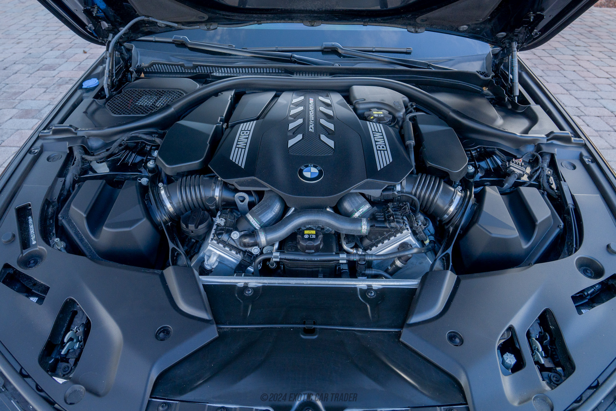 2022 Bmw M550i - Engine Photo