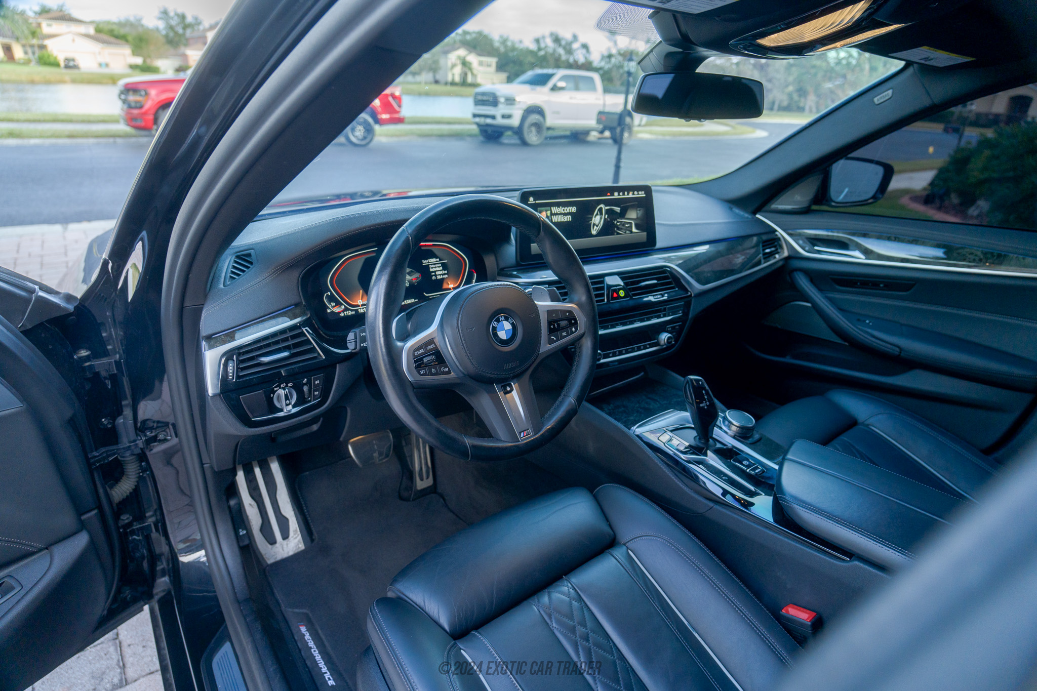 2022 Bmw M550i - Interior Photo