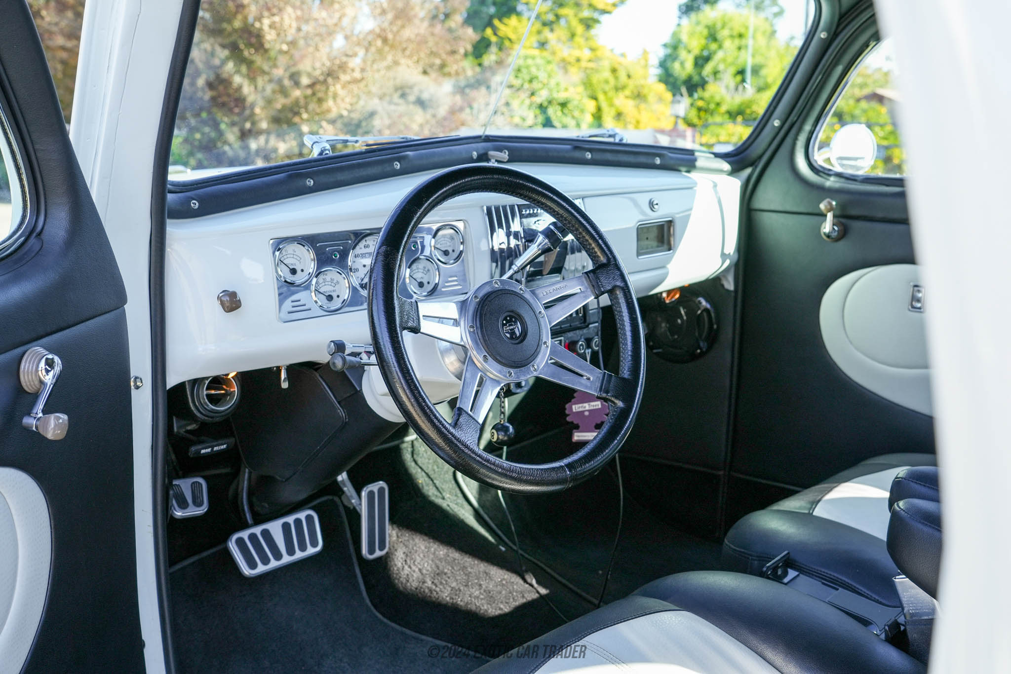 1939 Chevrolet Master 85 - Interior Photo