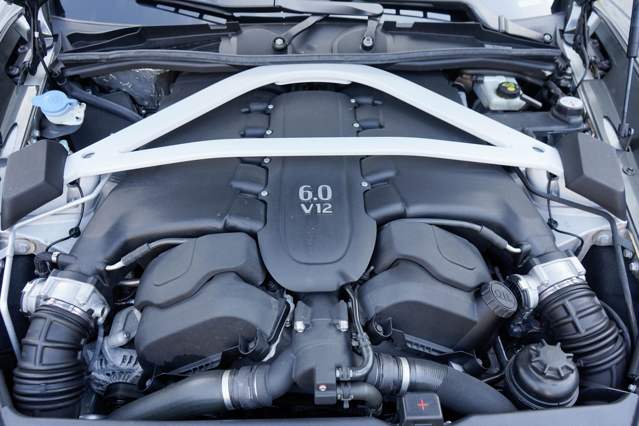 2018 Aston Martin Vanquish - Engine Photo