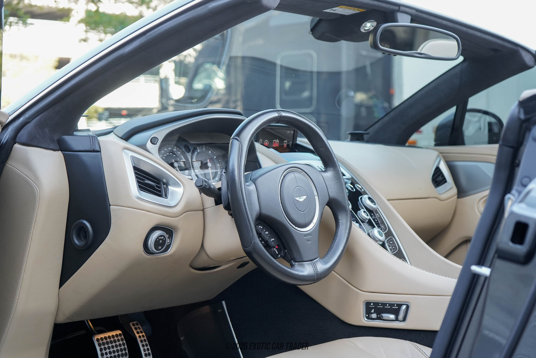 2018 Aston Martin Vanquish - Interior Photo