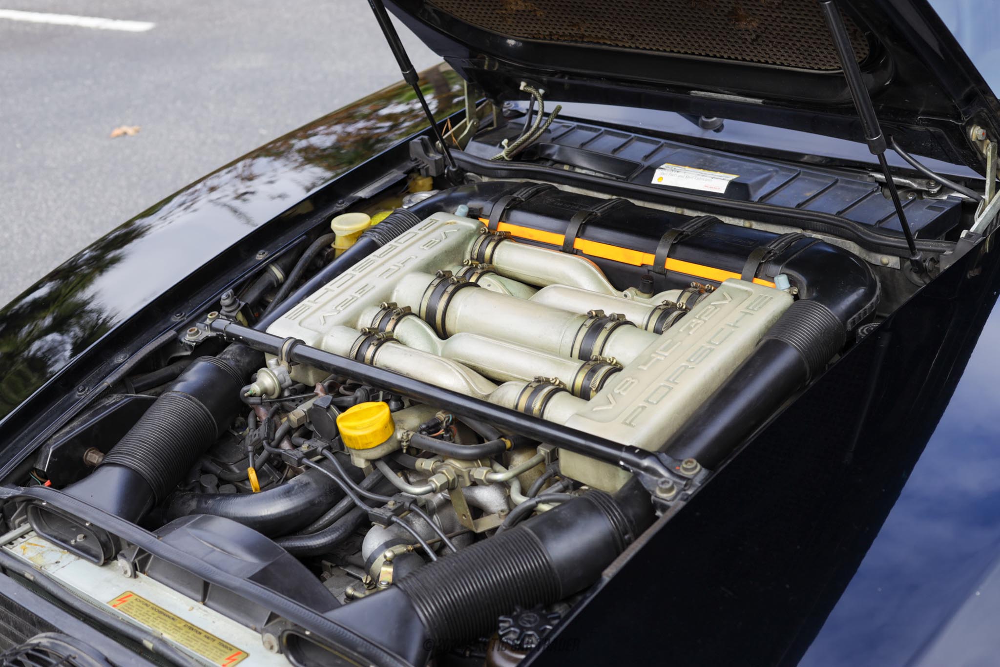 1986 Porsche 928 - Engine Photo