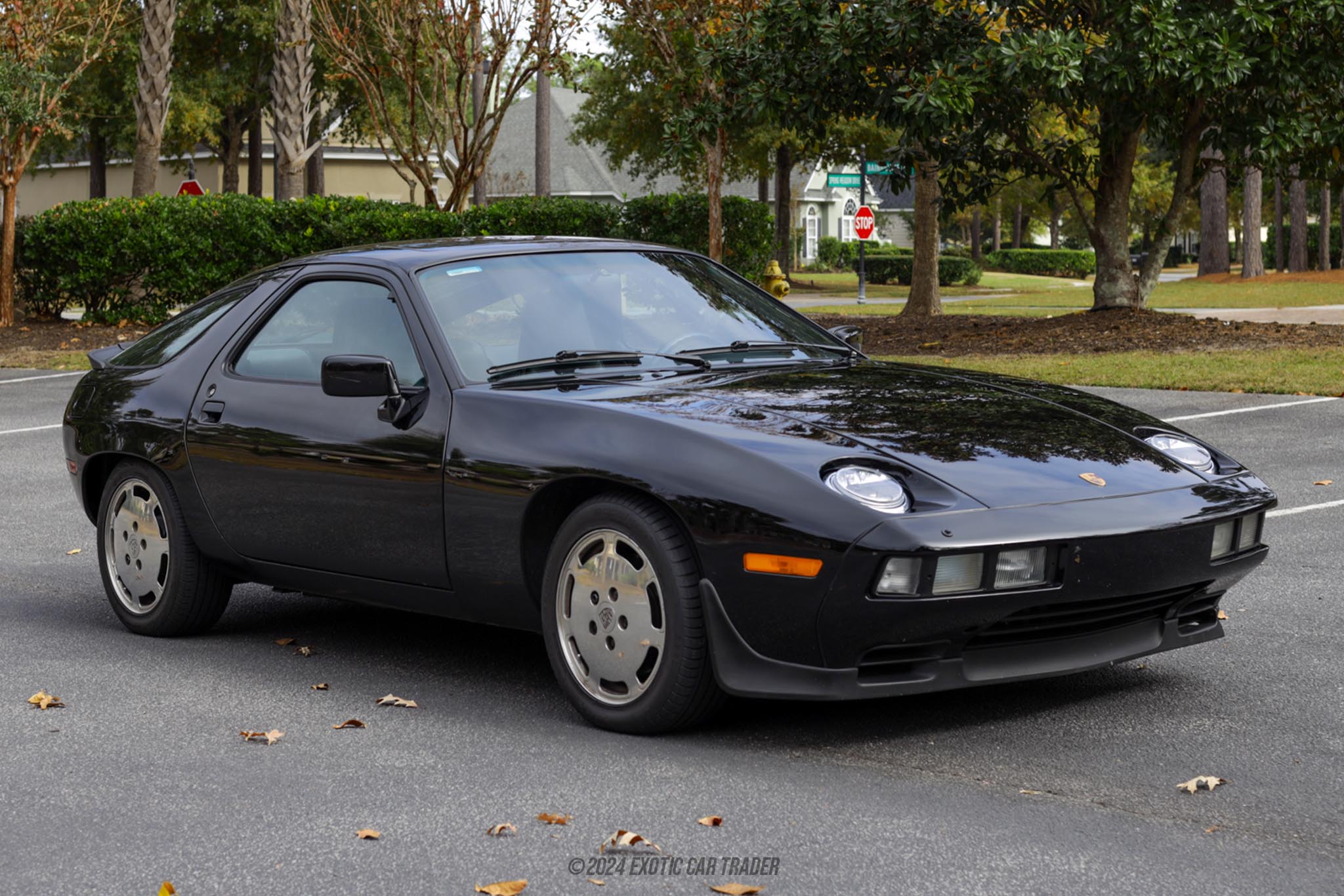 1986 Porsche 928 - Overview Photo