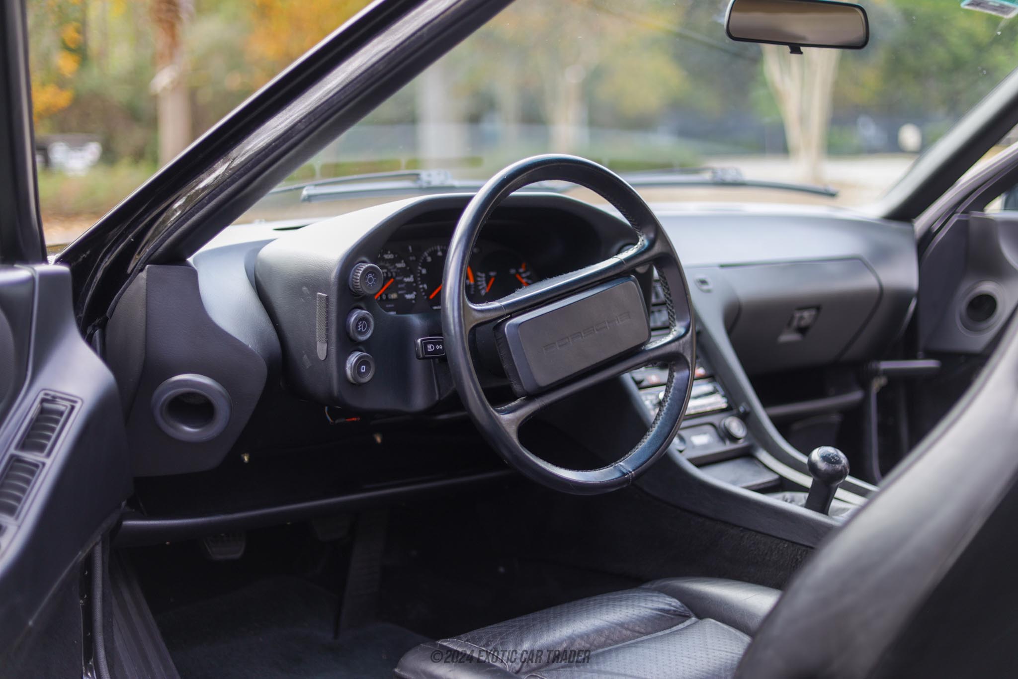 1986 Porsche 928 - Interior Photo