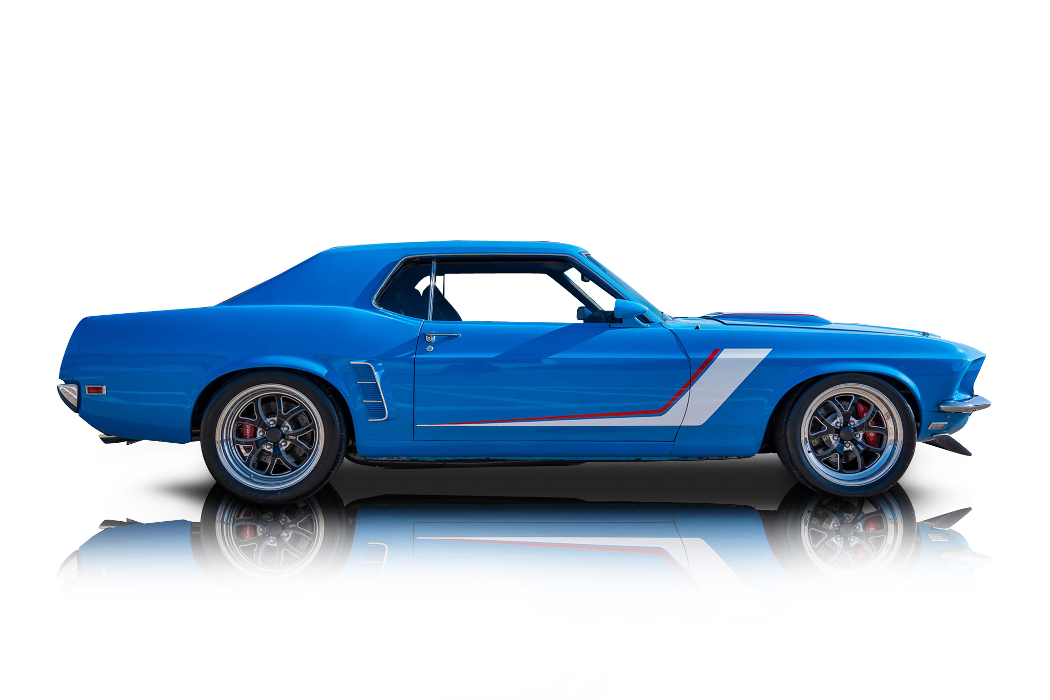 An incredible side shot photo of a Ford Mustang that you should buy.
