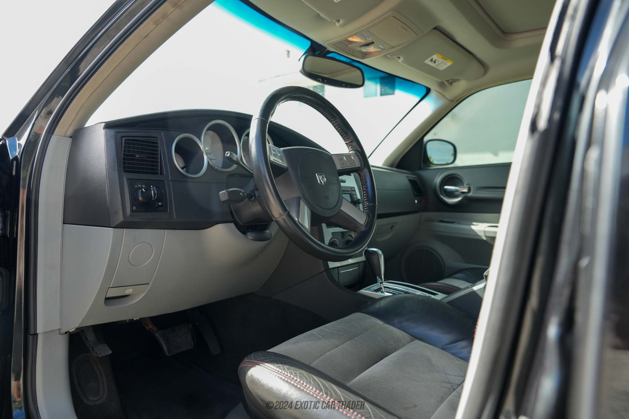 2006 Dodge Magnum - Interior Photo