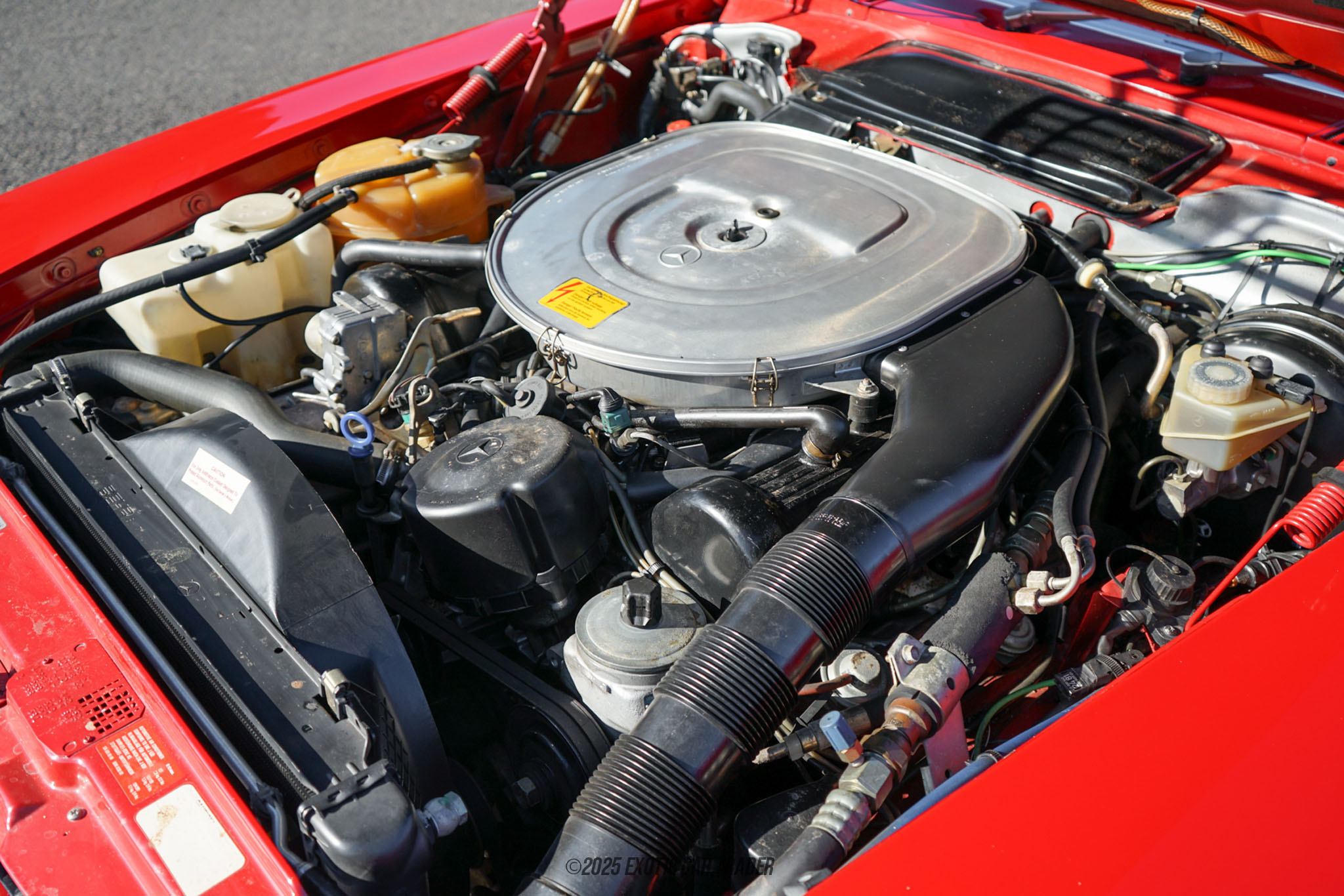 1987 Mercedes-Benz 560SL - Engine Photo
