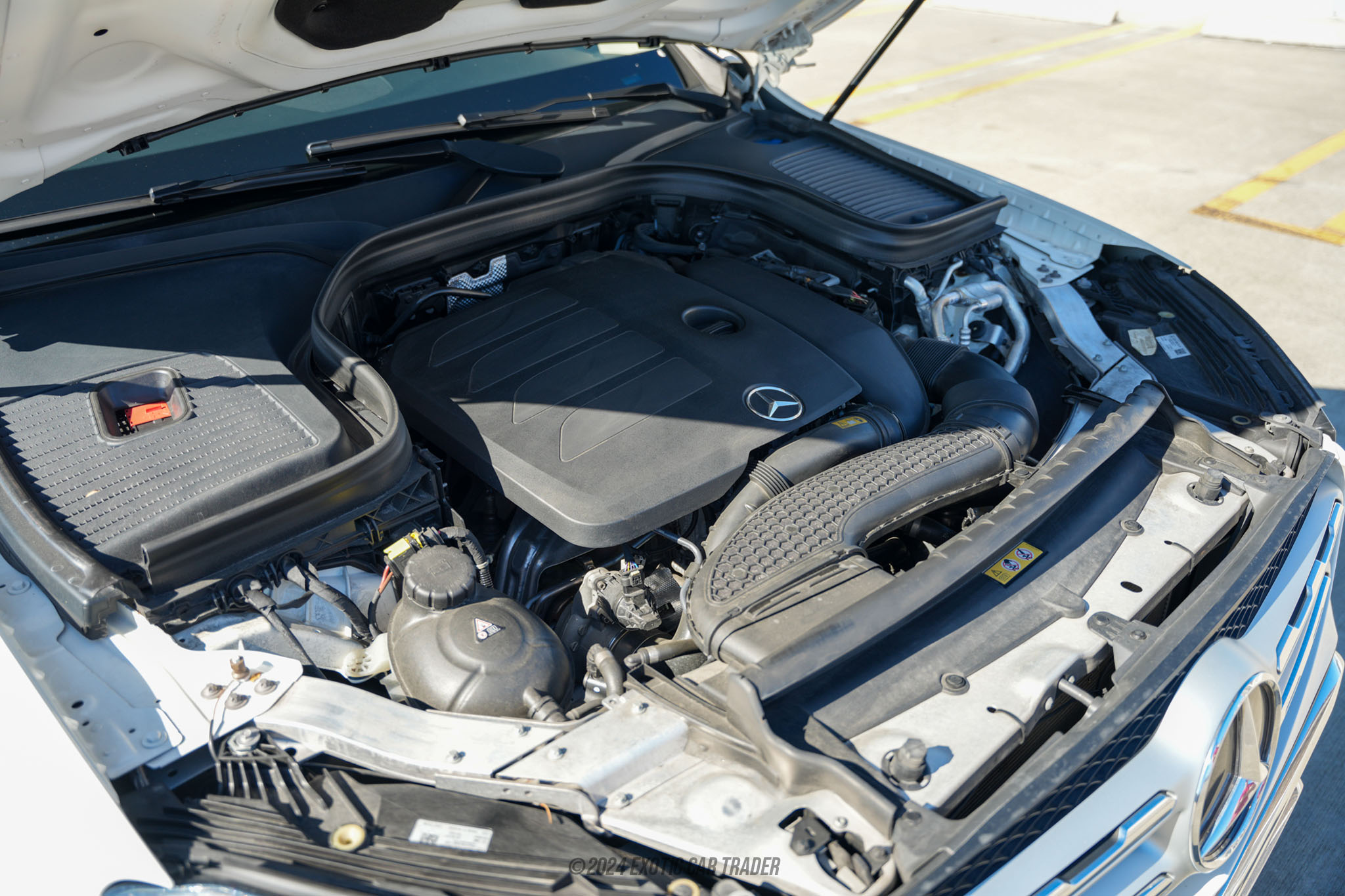 2021 Mercedes-Benz GLC300 - Engine Photo