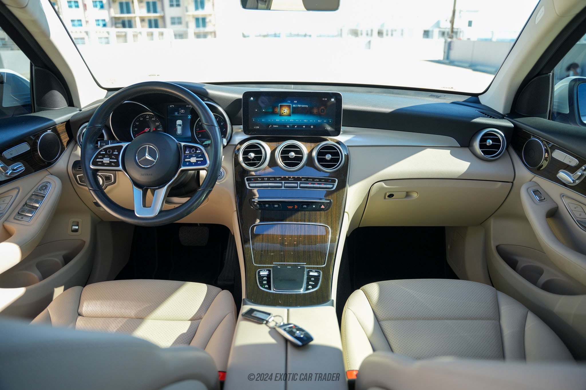 2021 Mercedes-Benz GLC300 - Interior Photo