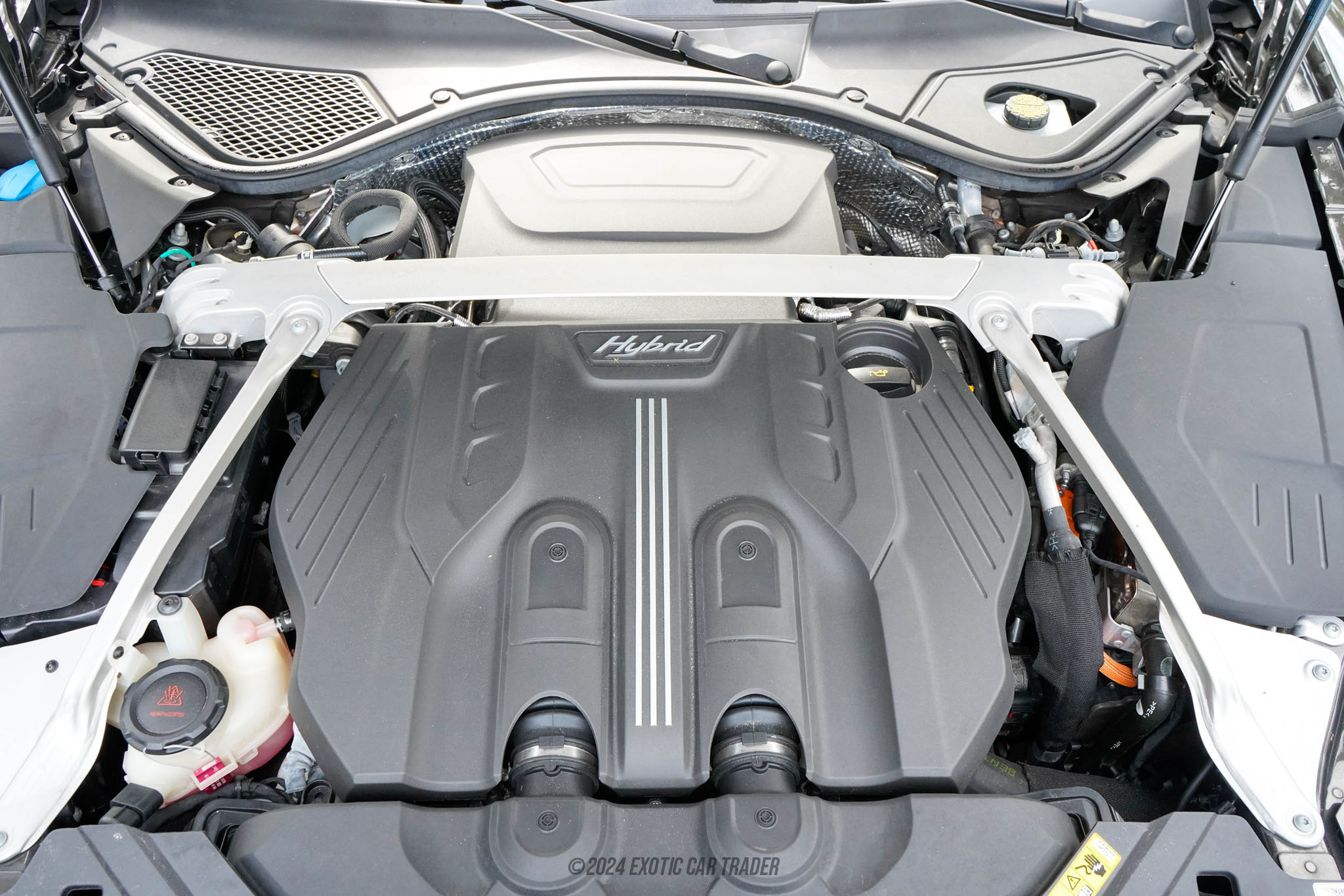 2023 Bentley Flying Spur - Engine Photo