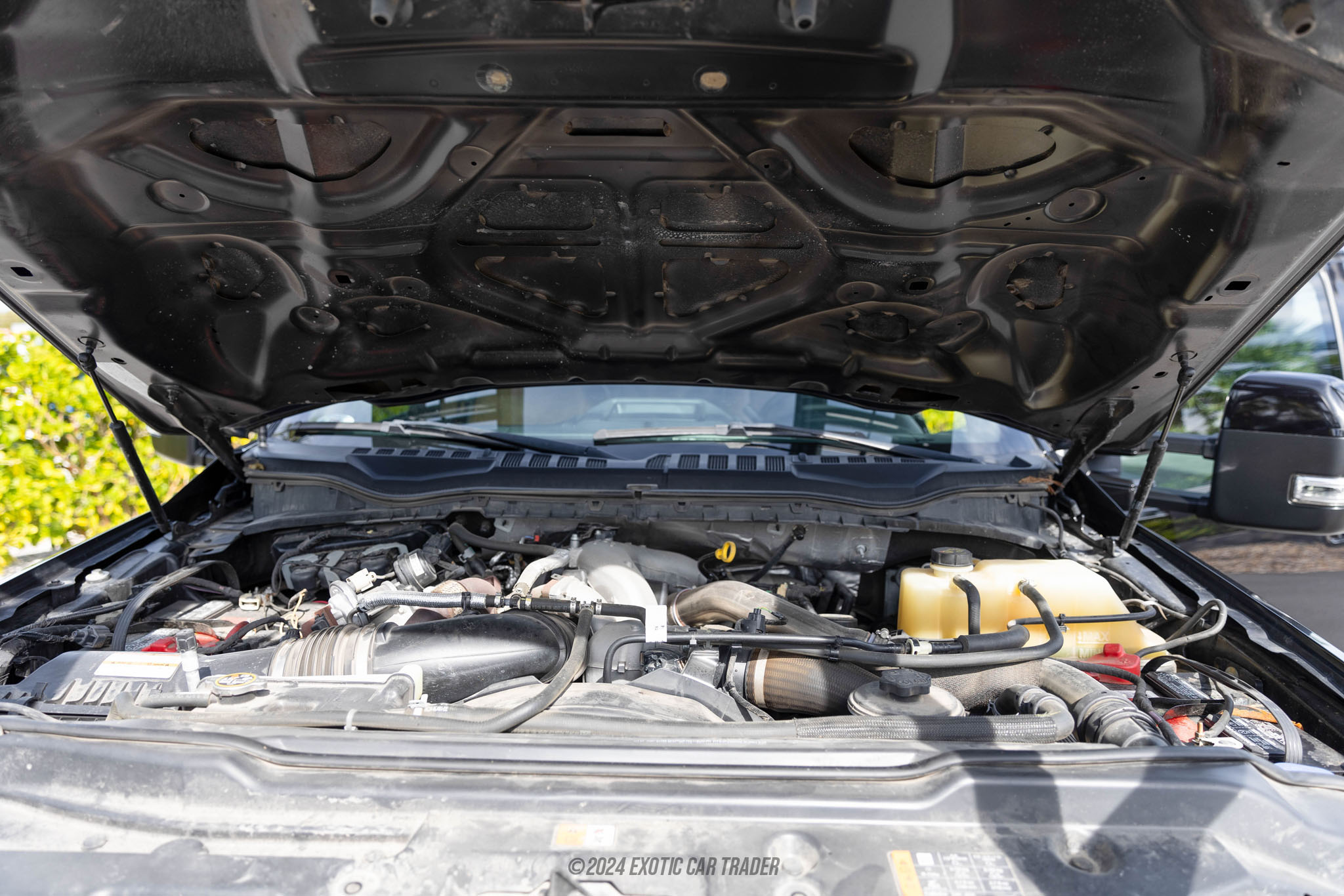 2022 Ford F-550 - Engine Photo