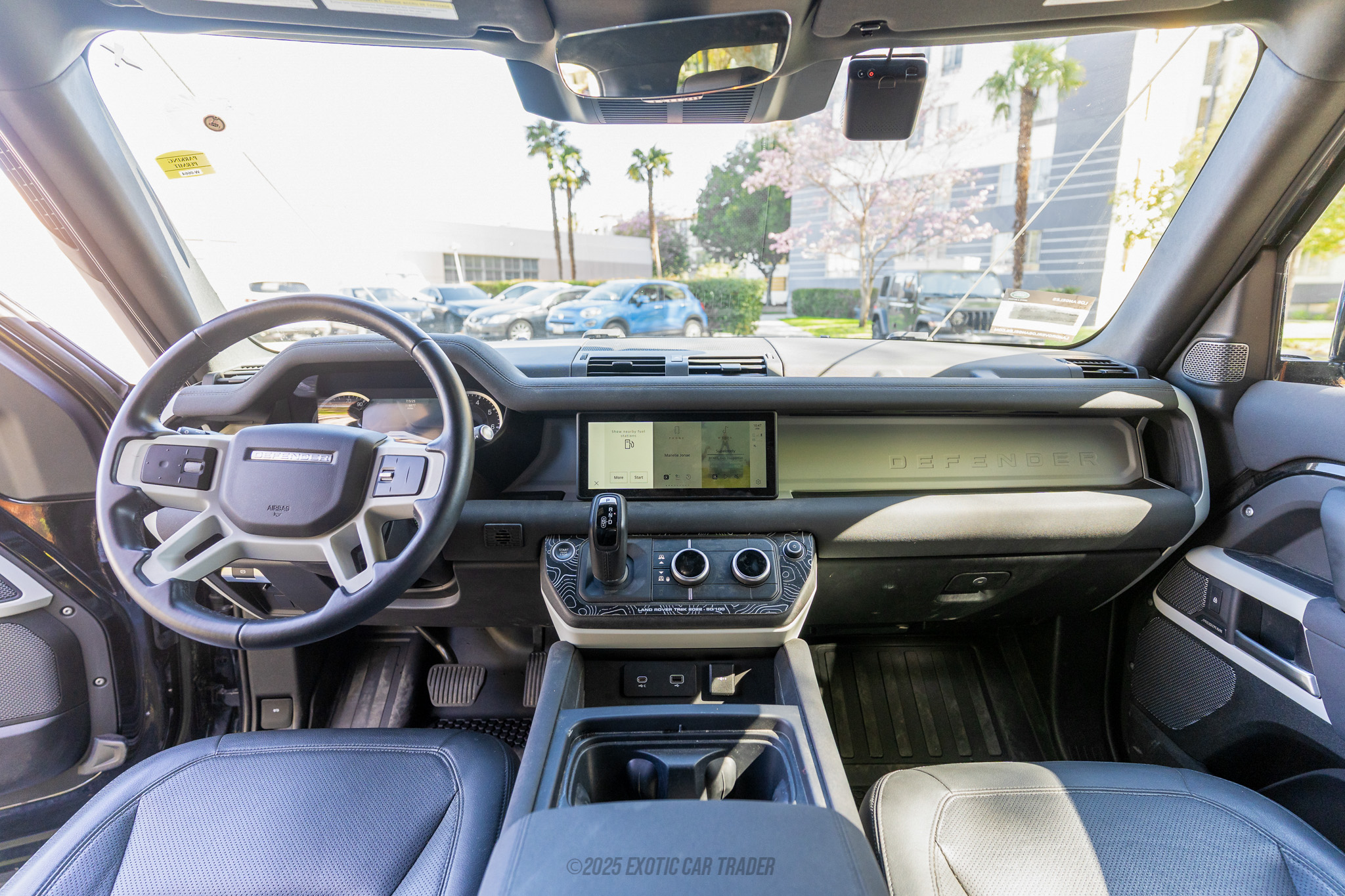 2023 Land Rover Defender 110 - Interior Photo