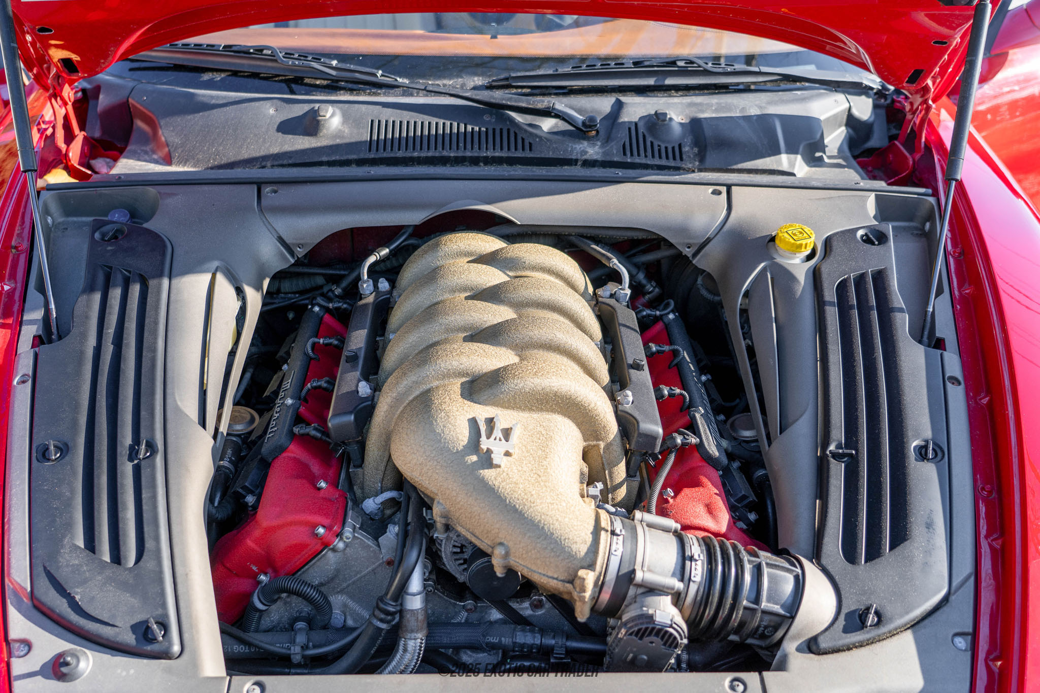 2003 Maserati Spyder - Engine Photo