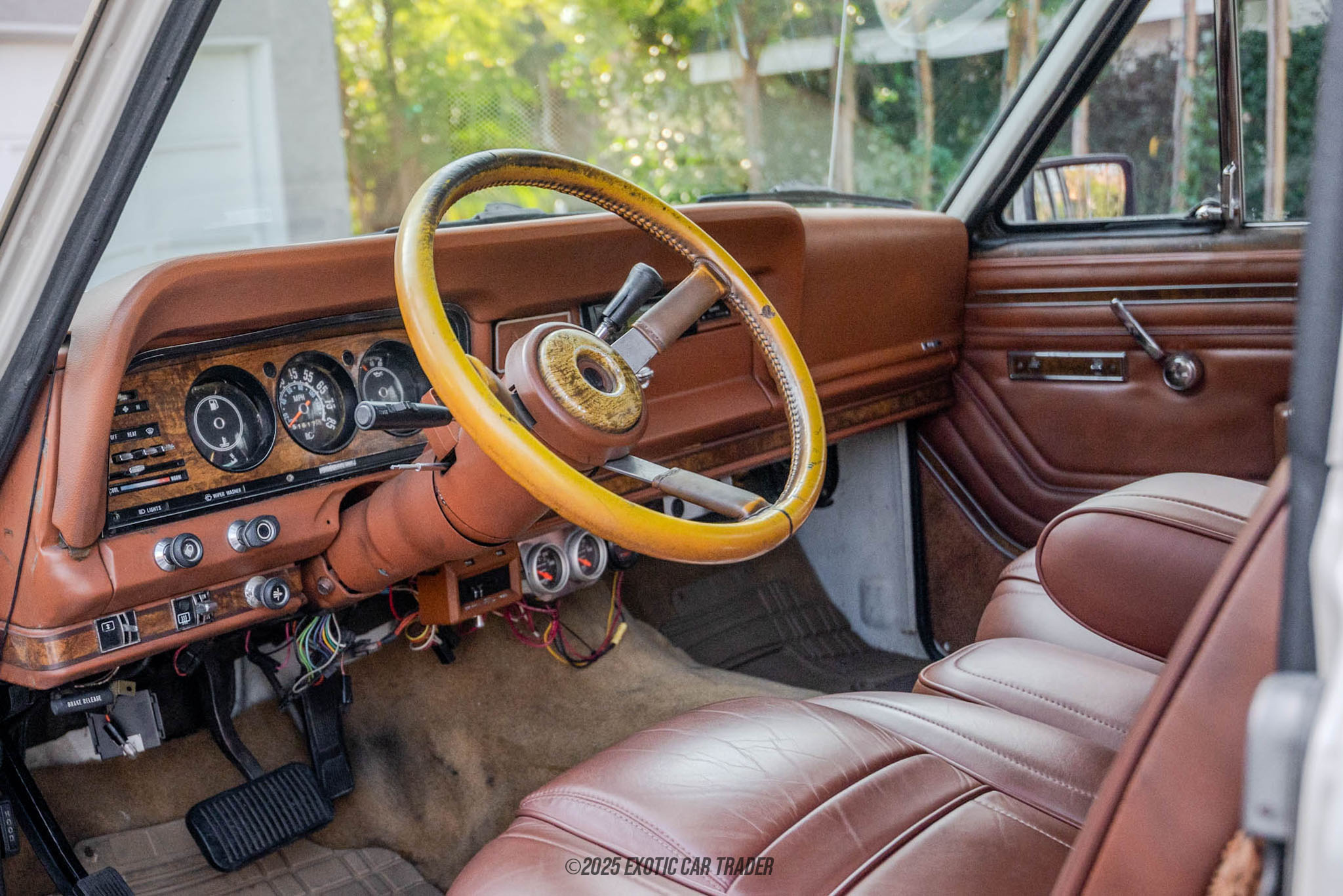 1984 Jeep Grand Wagoneer - Interior Photo