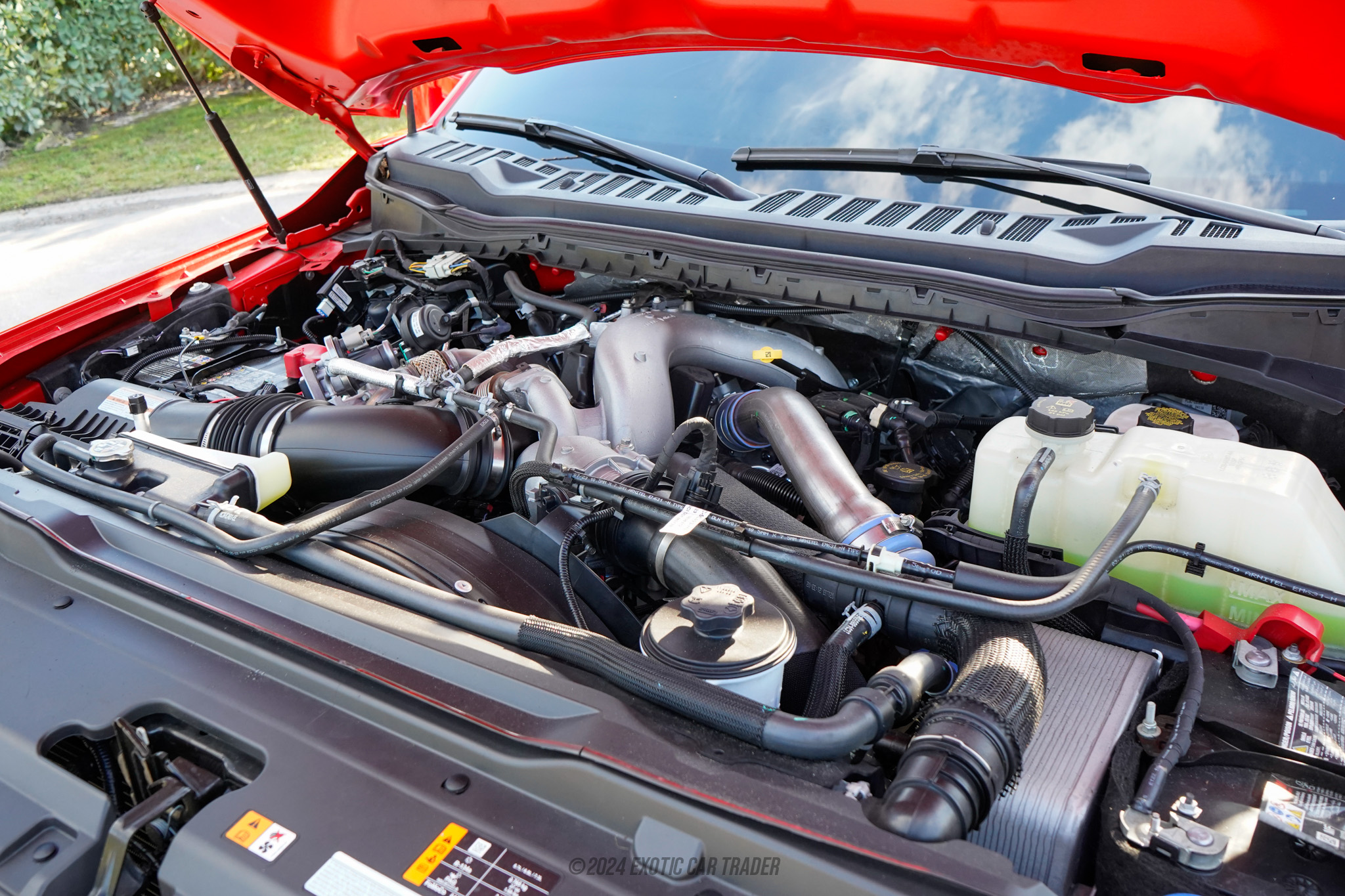 2023 Ford F-450 - Engine Photo