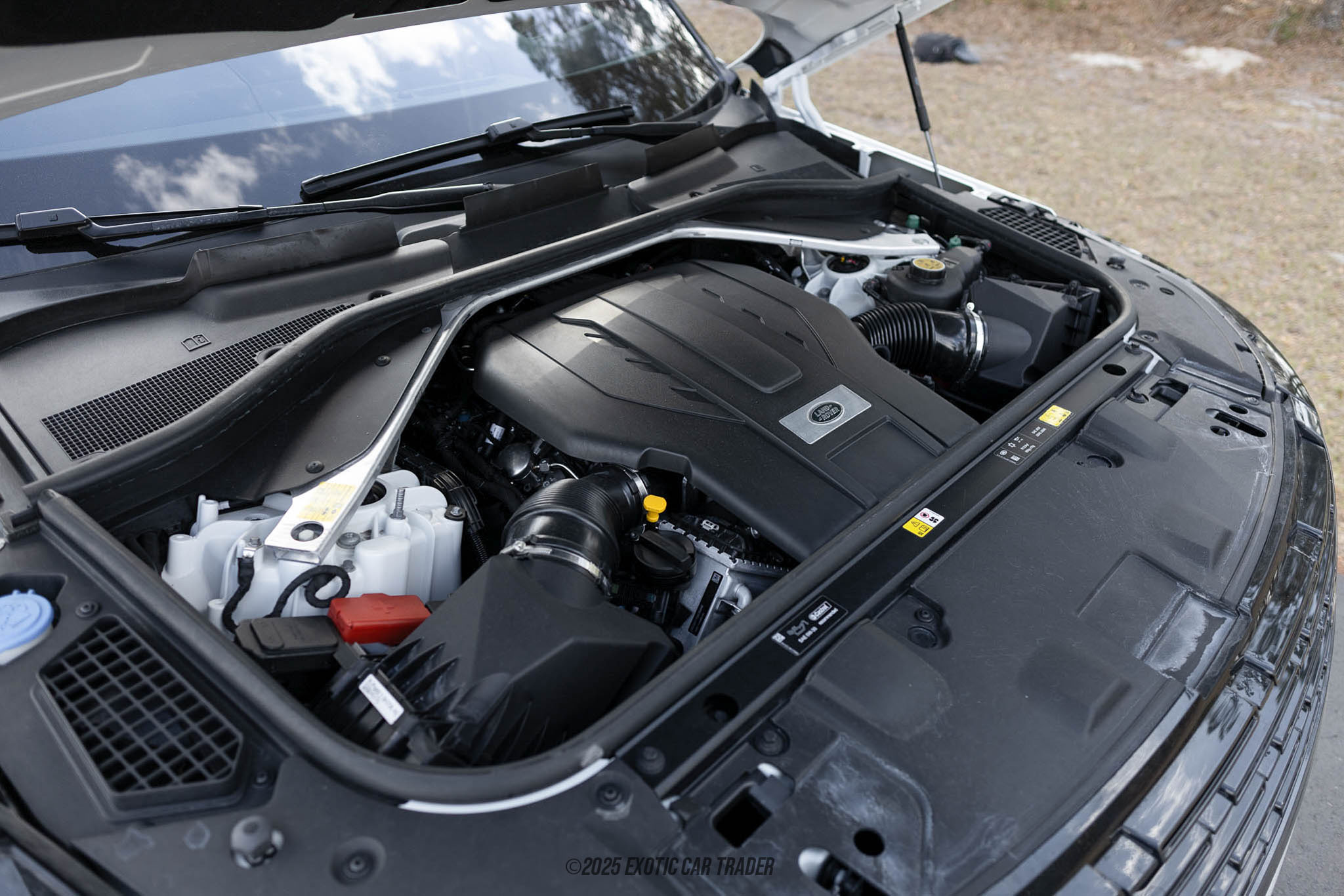 2023 Land Rover Range Rover - Engine Photo