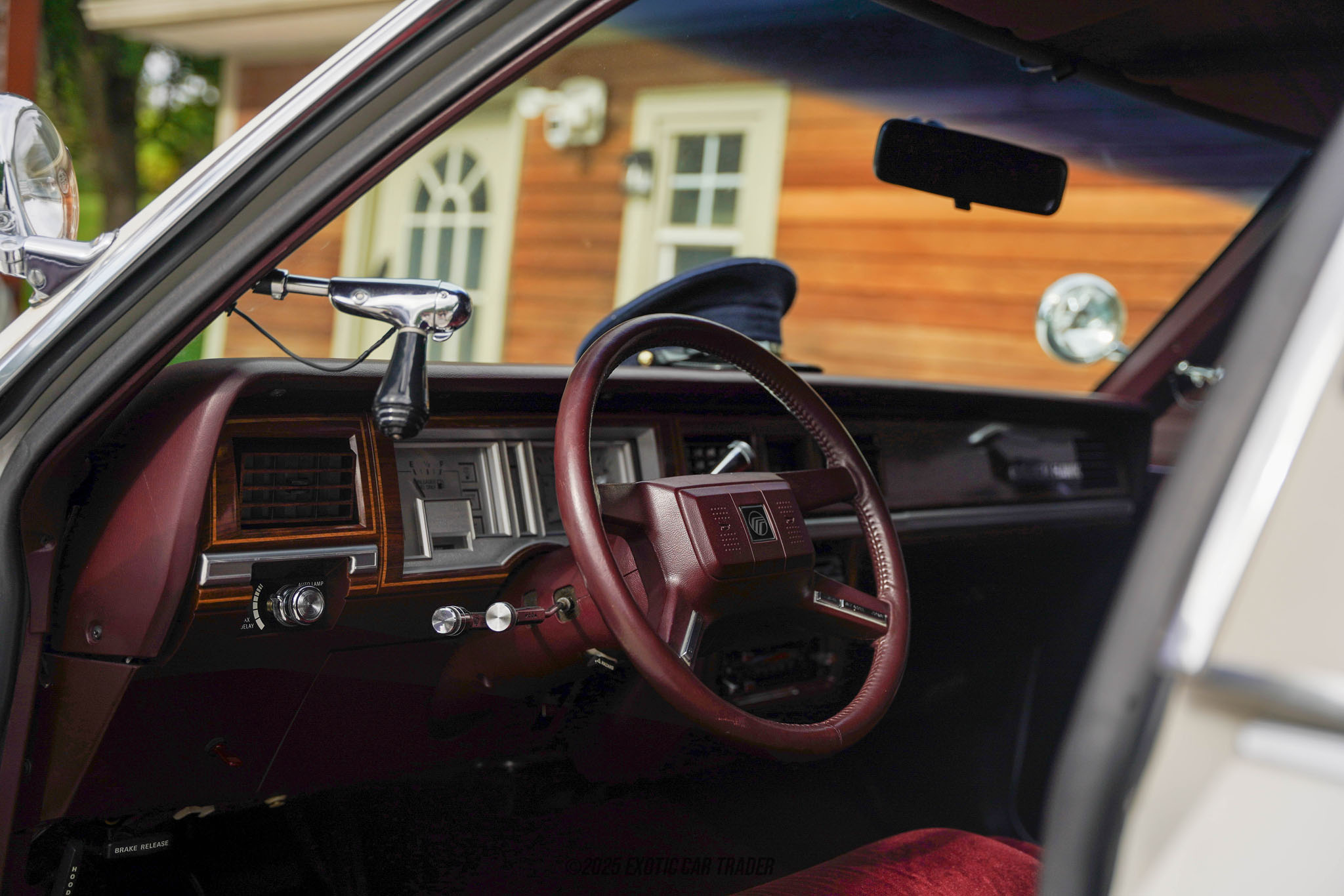 1989 Excalibur Series V - Interior Photo