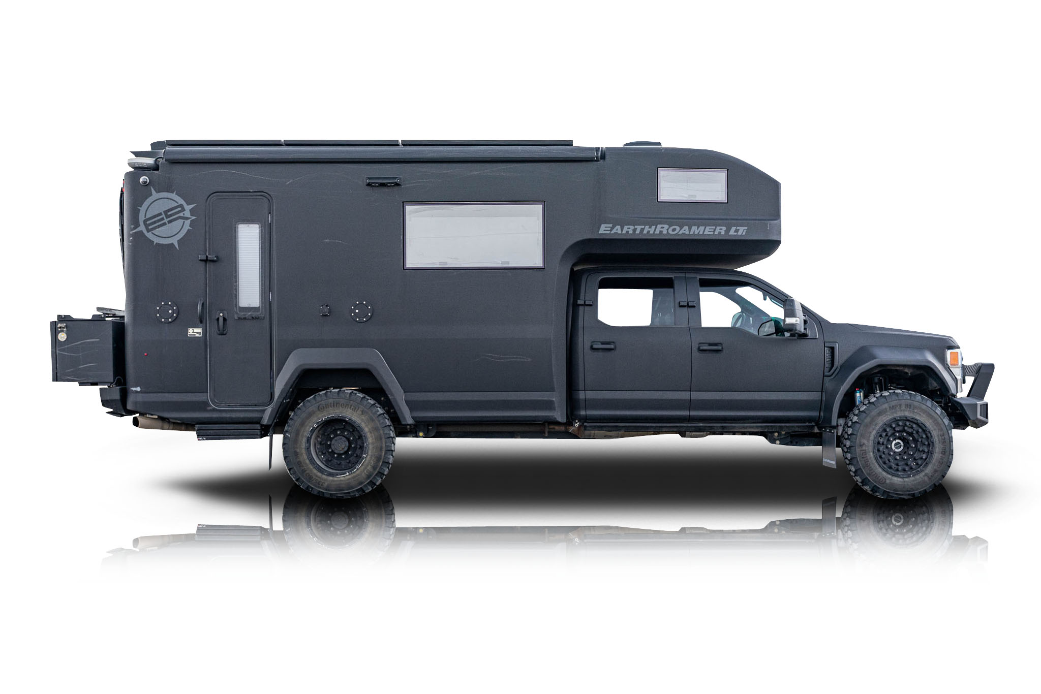 An incredible side shot photo of a Ford F-550 that you should buy.