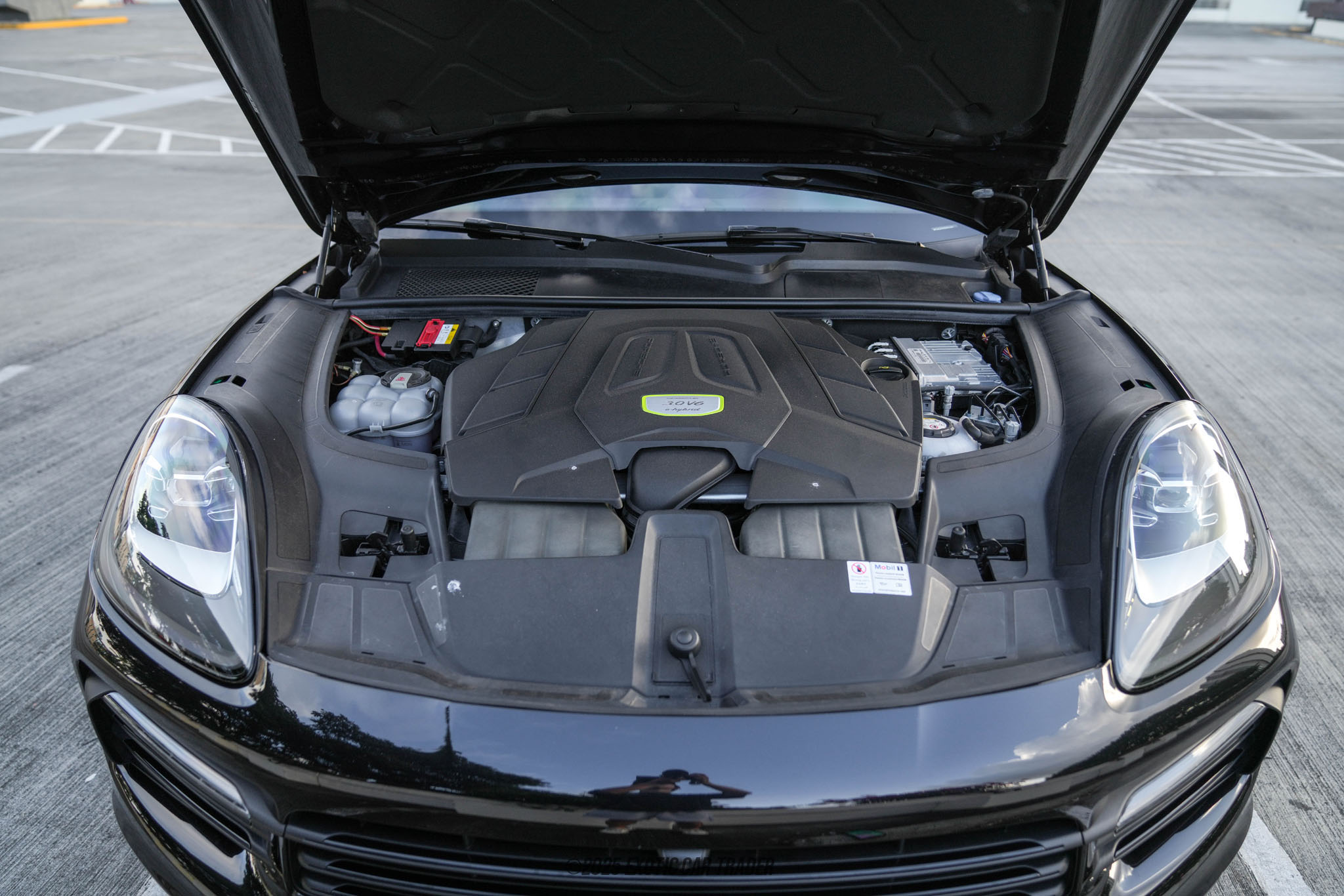 2019 Porsche Cayenne - Engine Photo