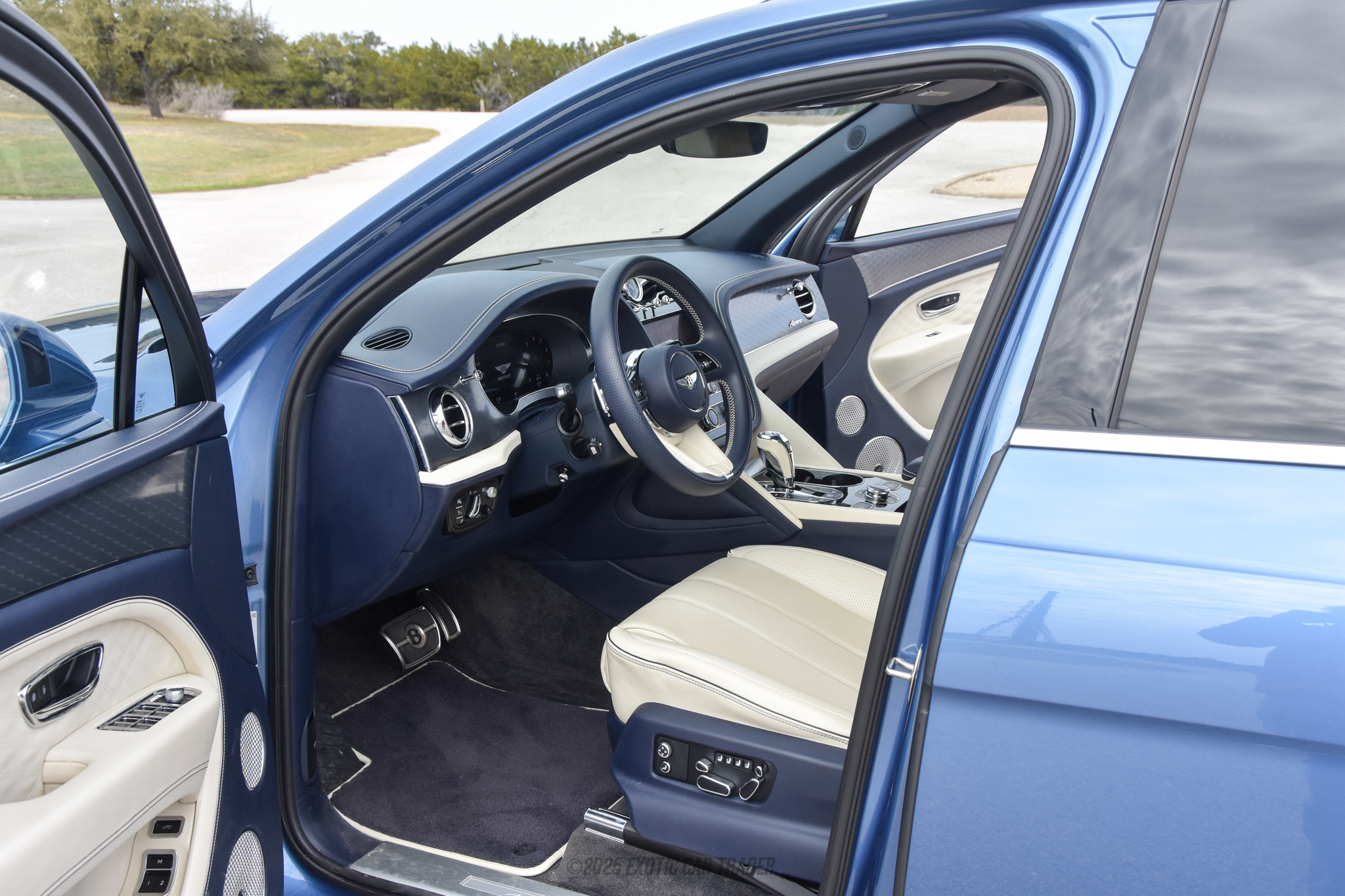 2023 Bentley Bentayga - Interior Photo