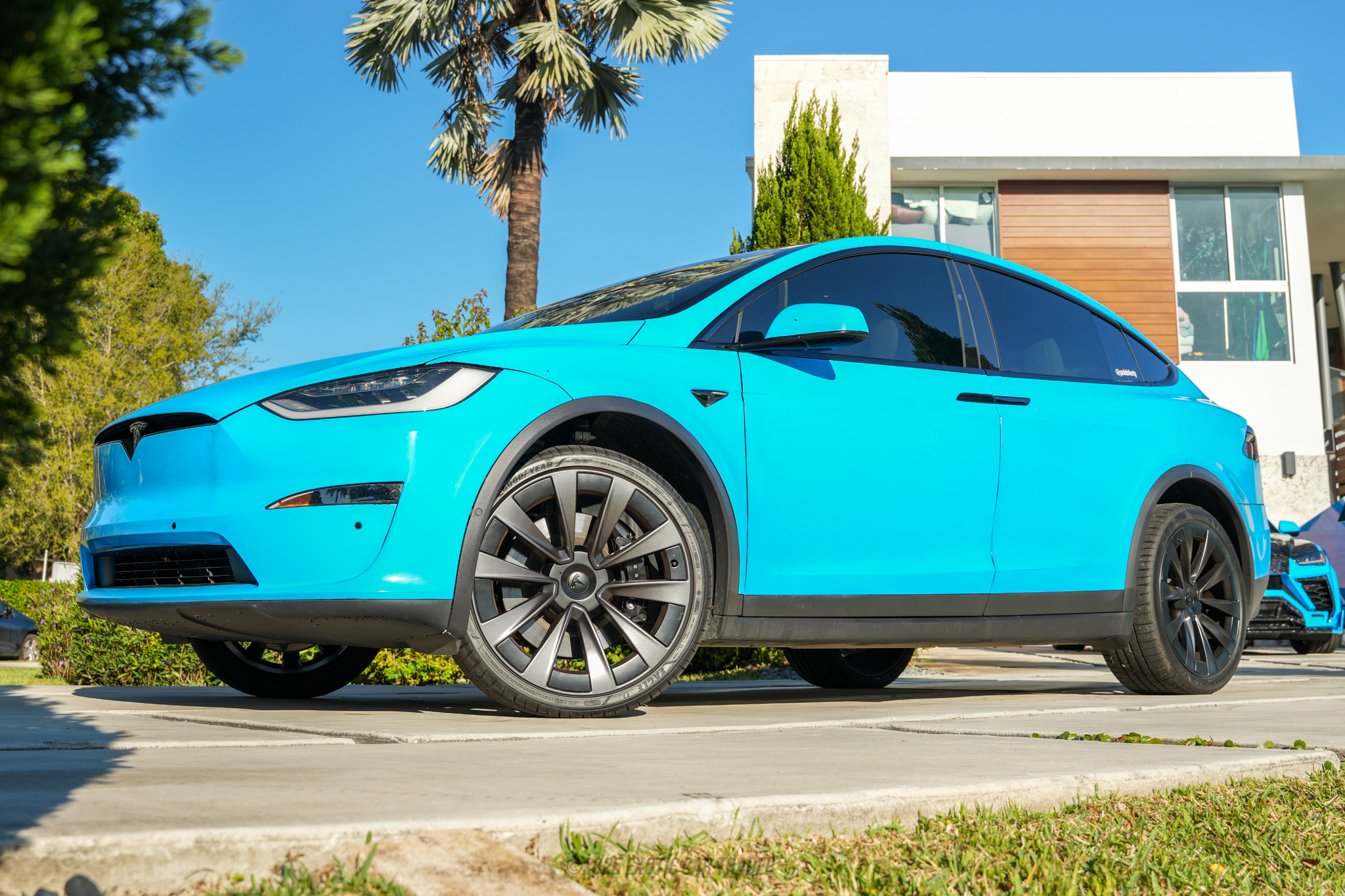 2023 Tesla Model X - Overview Photo