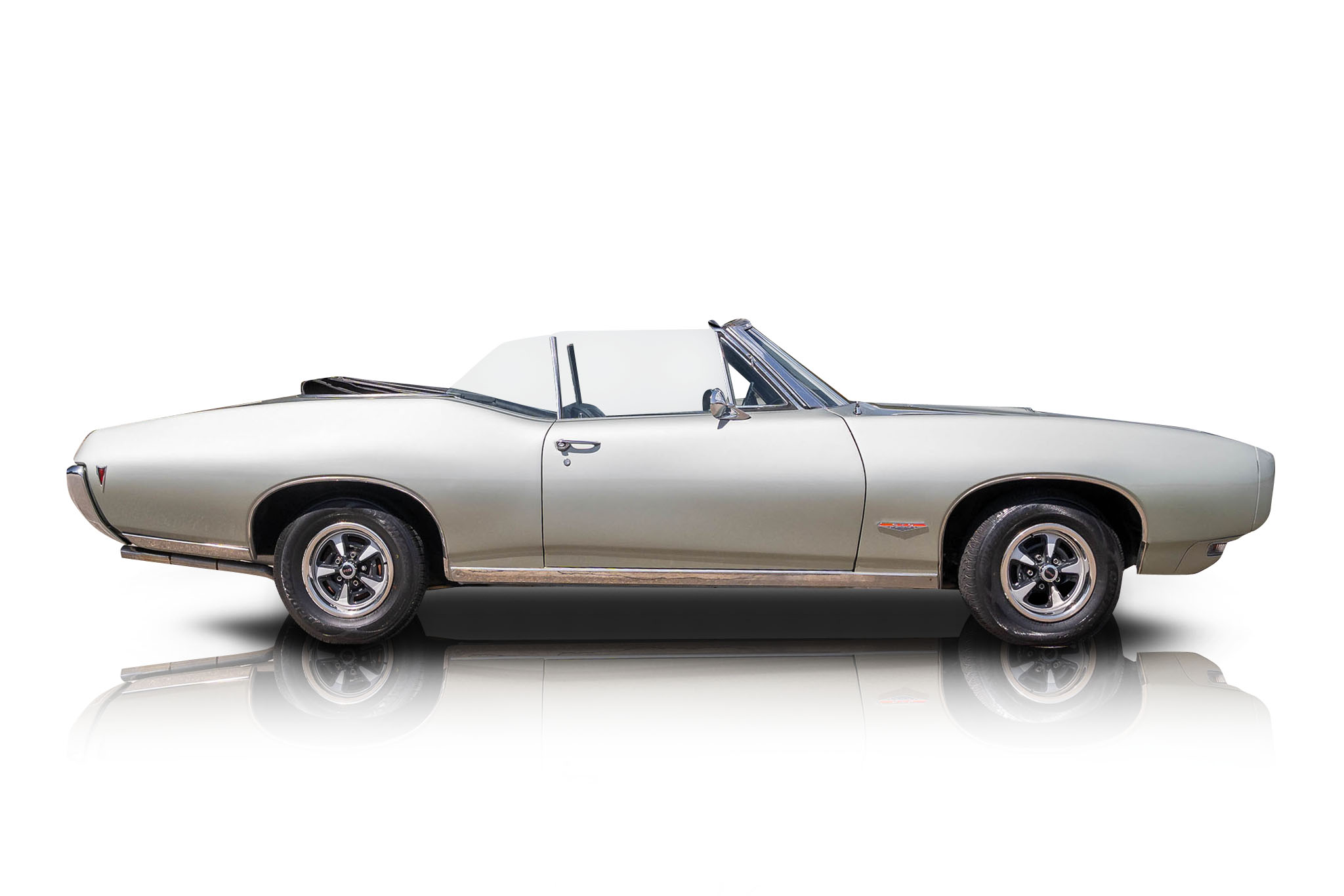 An incredible side shot photo of a Pontiac GTO that you should buy.